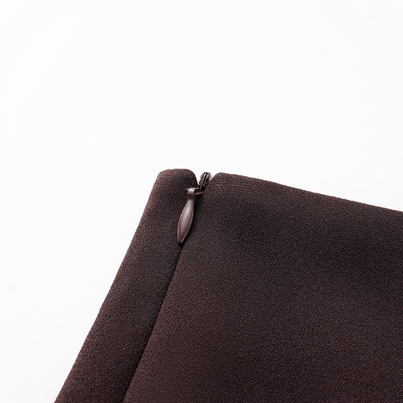 “Daytime Elegance” 肌理醋酸特殊剪裁鉛筆裙—皮革咖