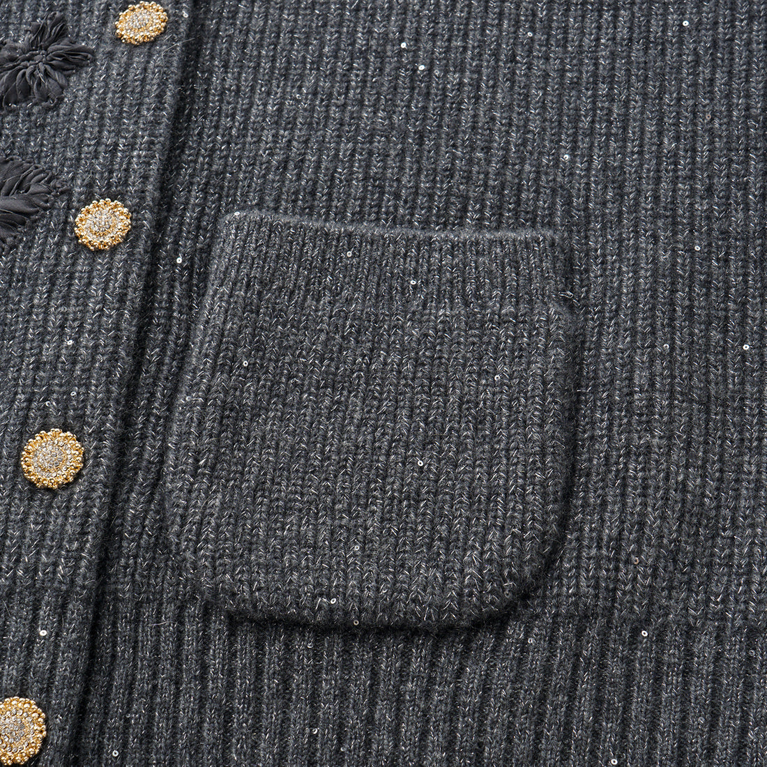 “Winter Diary” 100%Cashmere浮雕緞繡星點針織外套—Cedar Smoke雪松煙衫