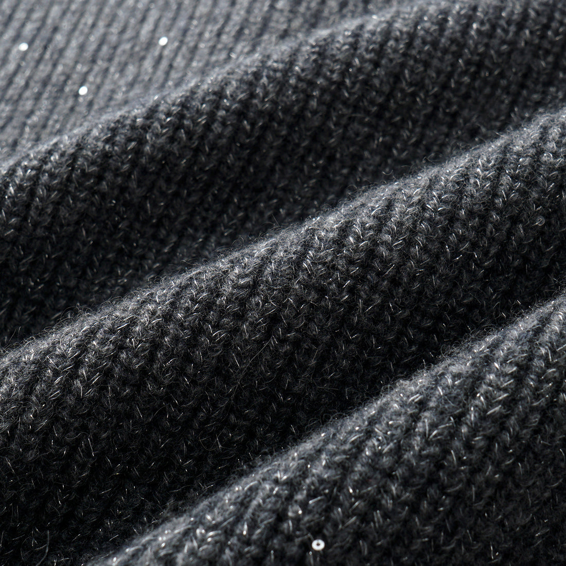 “Winter Diary” 100%Cashmere浮雕緞繡星點針織外套—Cedar Smoke雪松煙衫