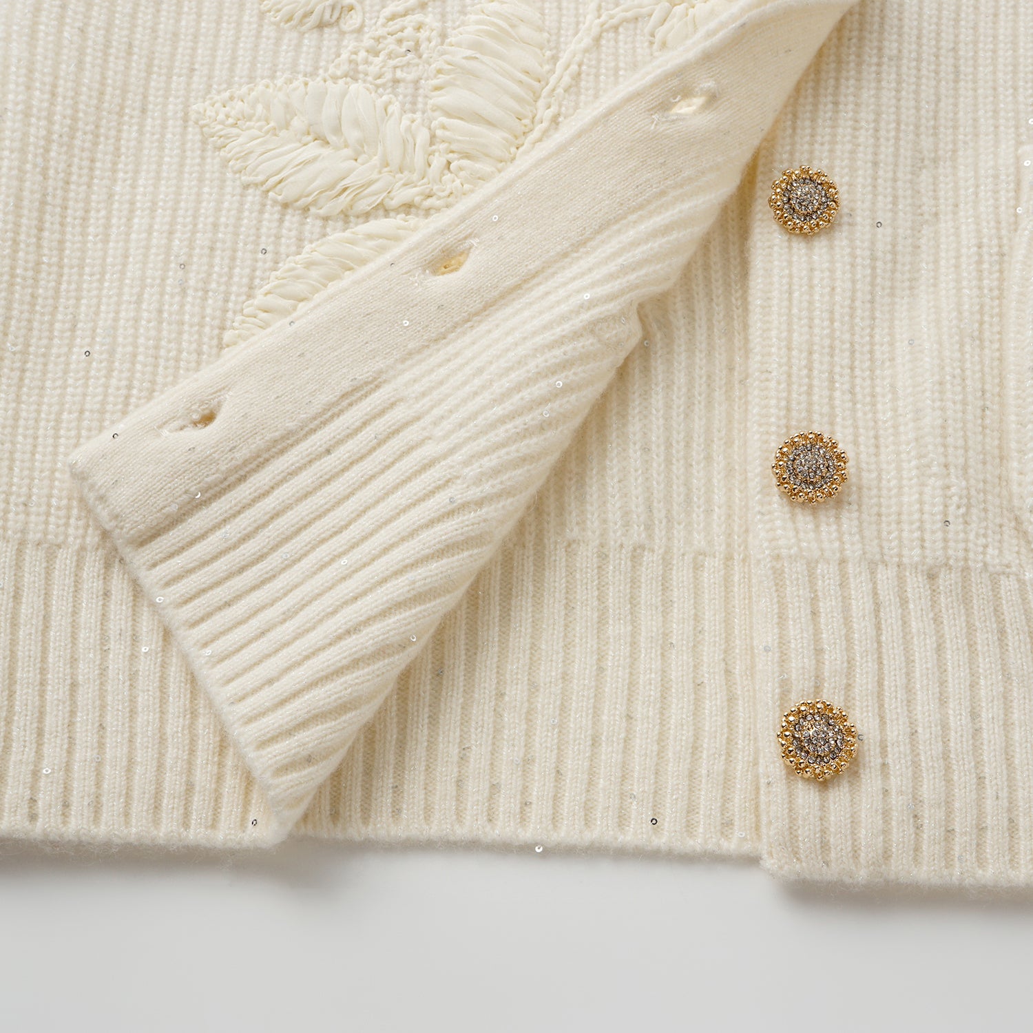 “Winter Diary” 100%Cashmere浮雕緞繡星點針織外套—Sandal Light檀香白茶