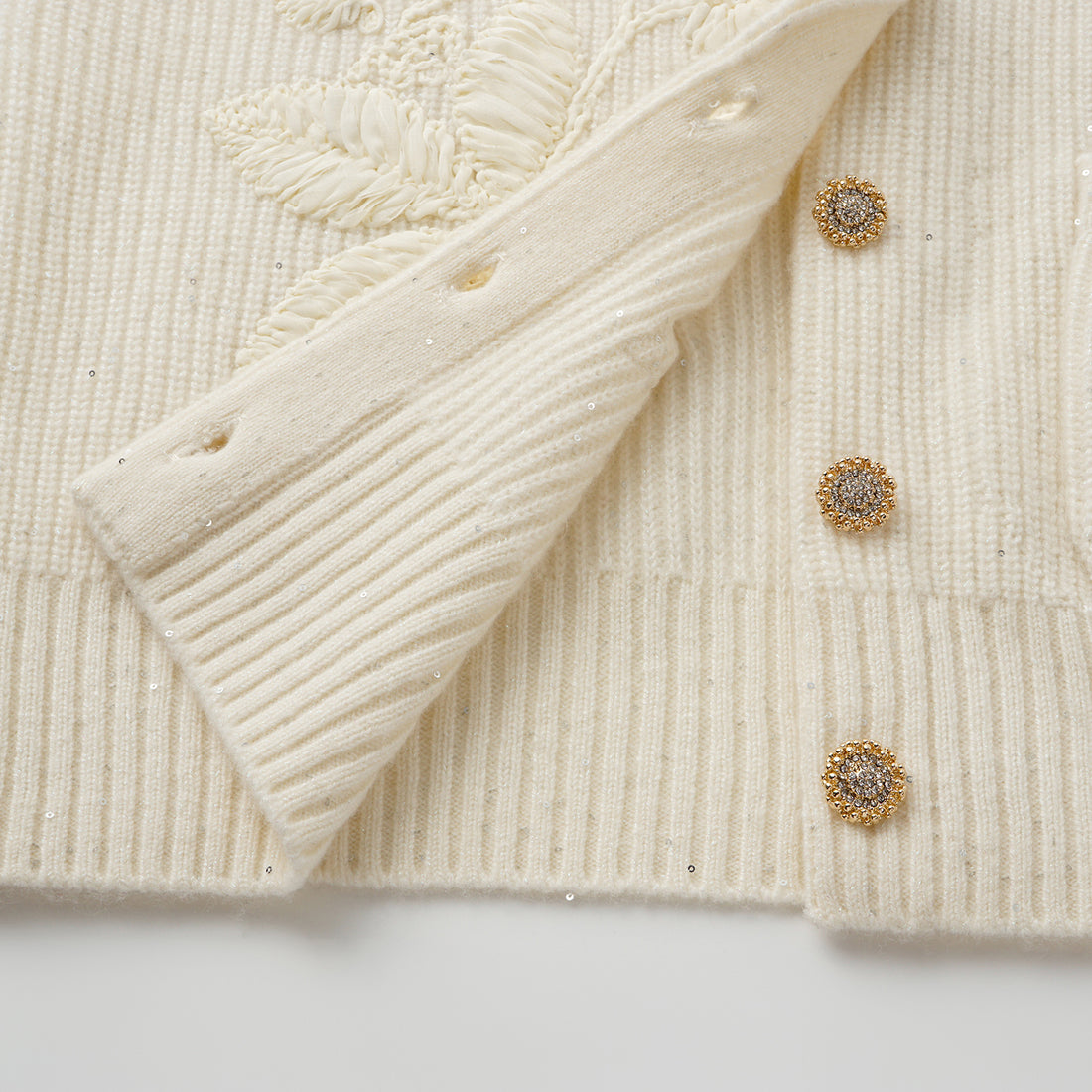 “Winter Diary” 100%Cashmere浮雕緞繡星點針織外套—Sandal Light檀香白茶