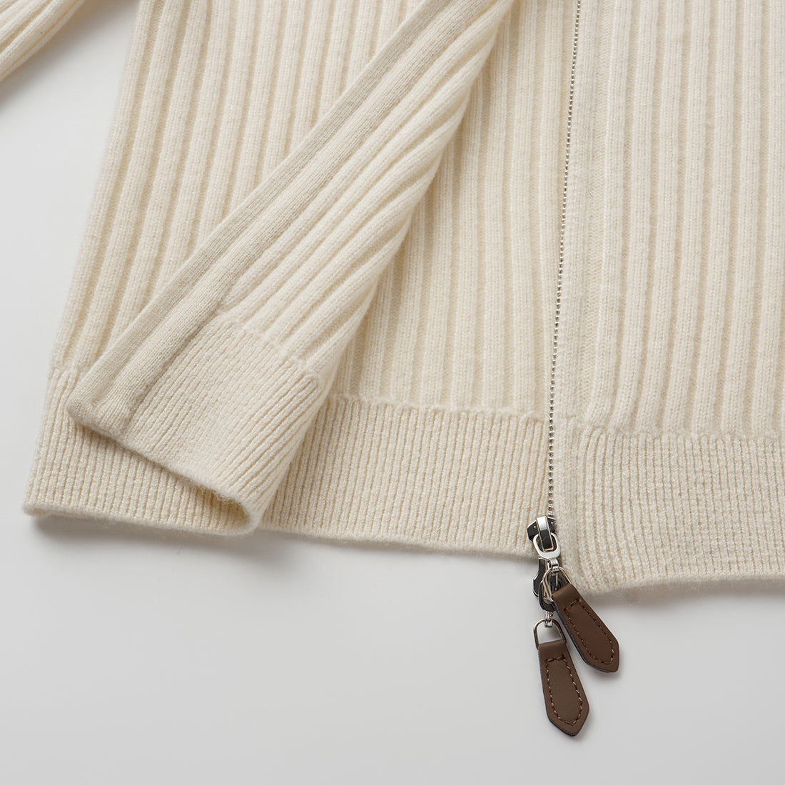 “Winter Diary” 100% Cashmere柔韌羅紋合身立領針織外套—Softcloud Kiss棉雲之吻