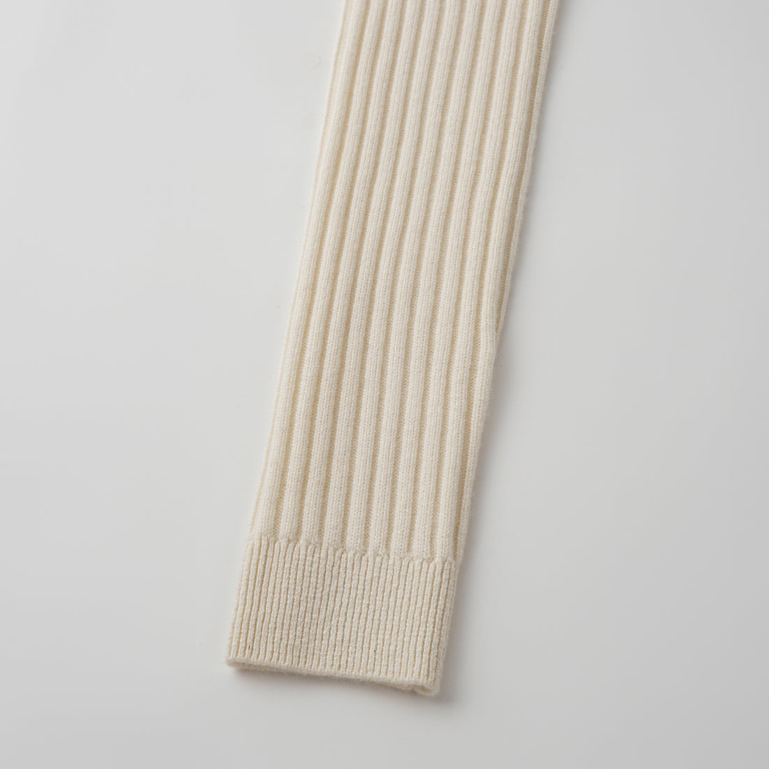 “Winter Diary” 100% Cashmere柔韌羅紋合身立領針織外套—Softcloud Kiss棉雲之吻