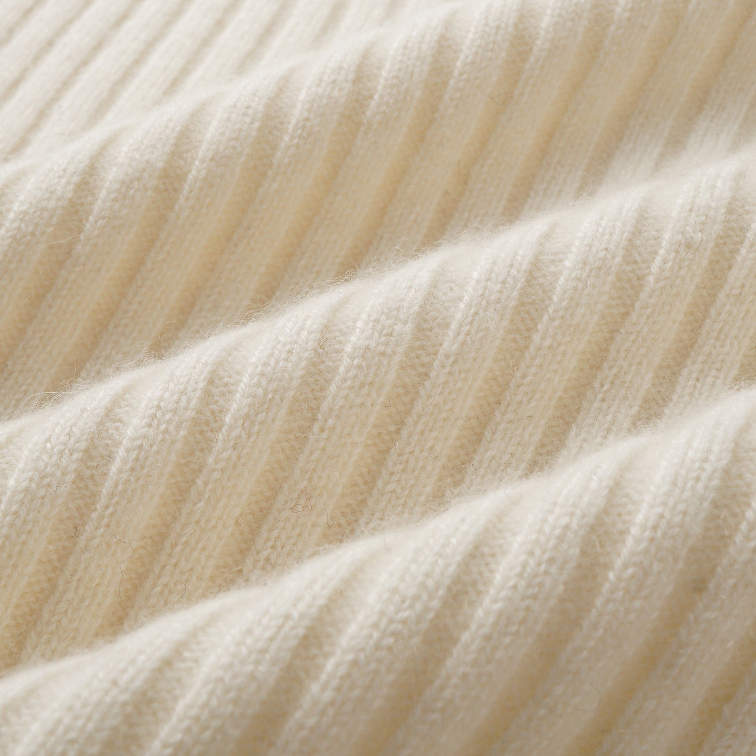 “Winter Diary” 100% Cashmere柔韌羅紋合身立領針織外套—Softcloud Kiss棉雲之吻