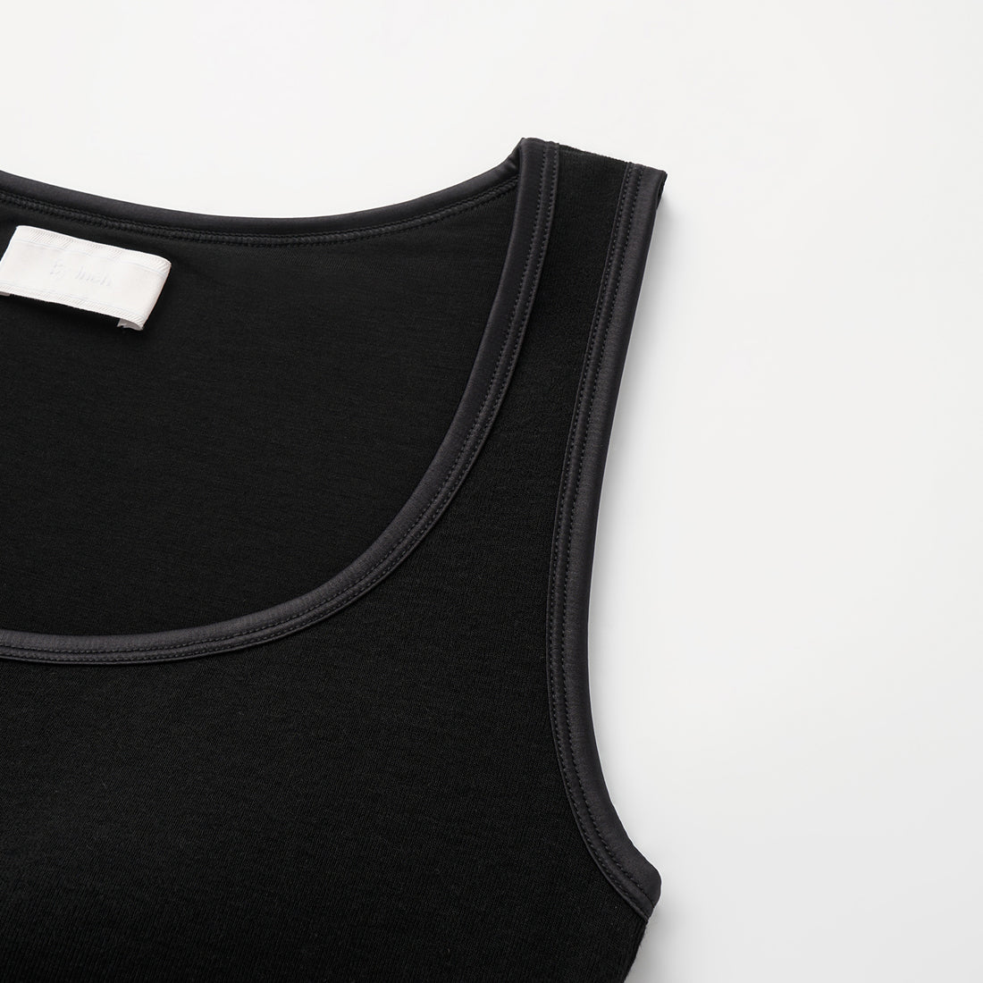 "Heart Warmth"極柔羊毛緞邊BraTop—俐落黑