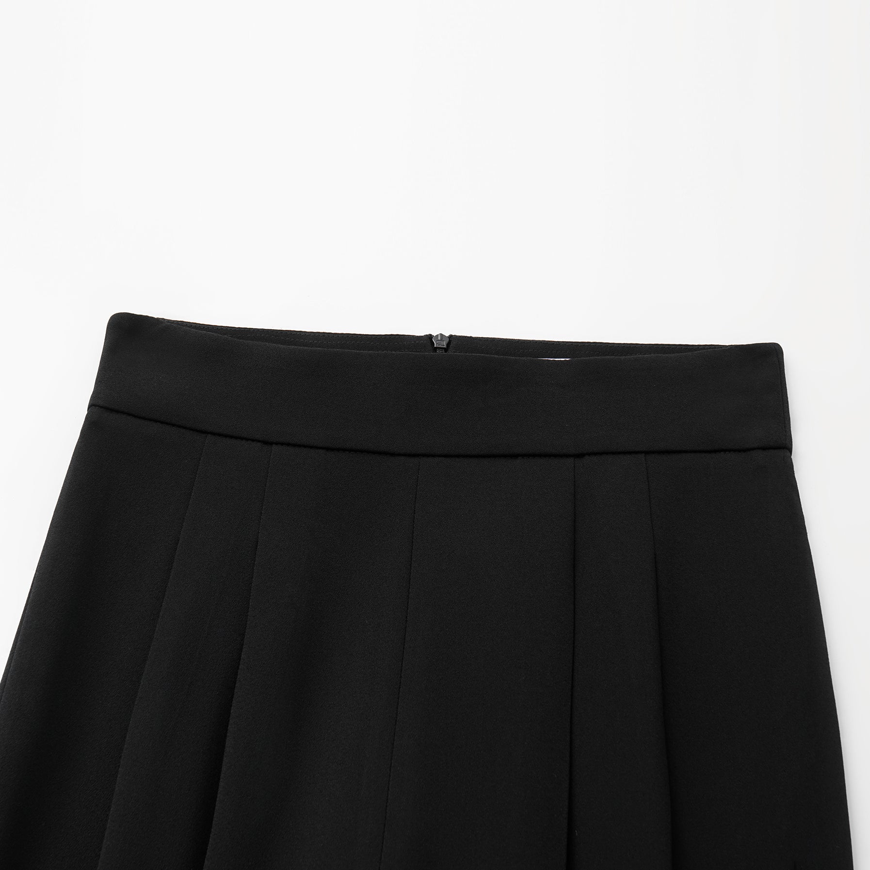 ”The Atelier.” 抗皺肌理醋酸高級訂製軟馬甲工藝高腰九分褲 — 黑