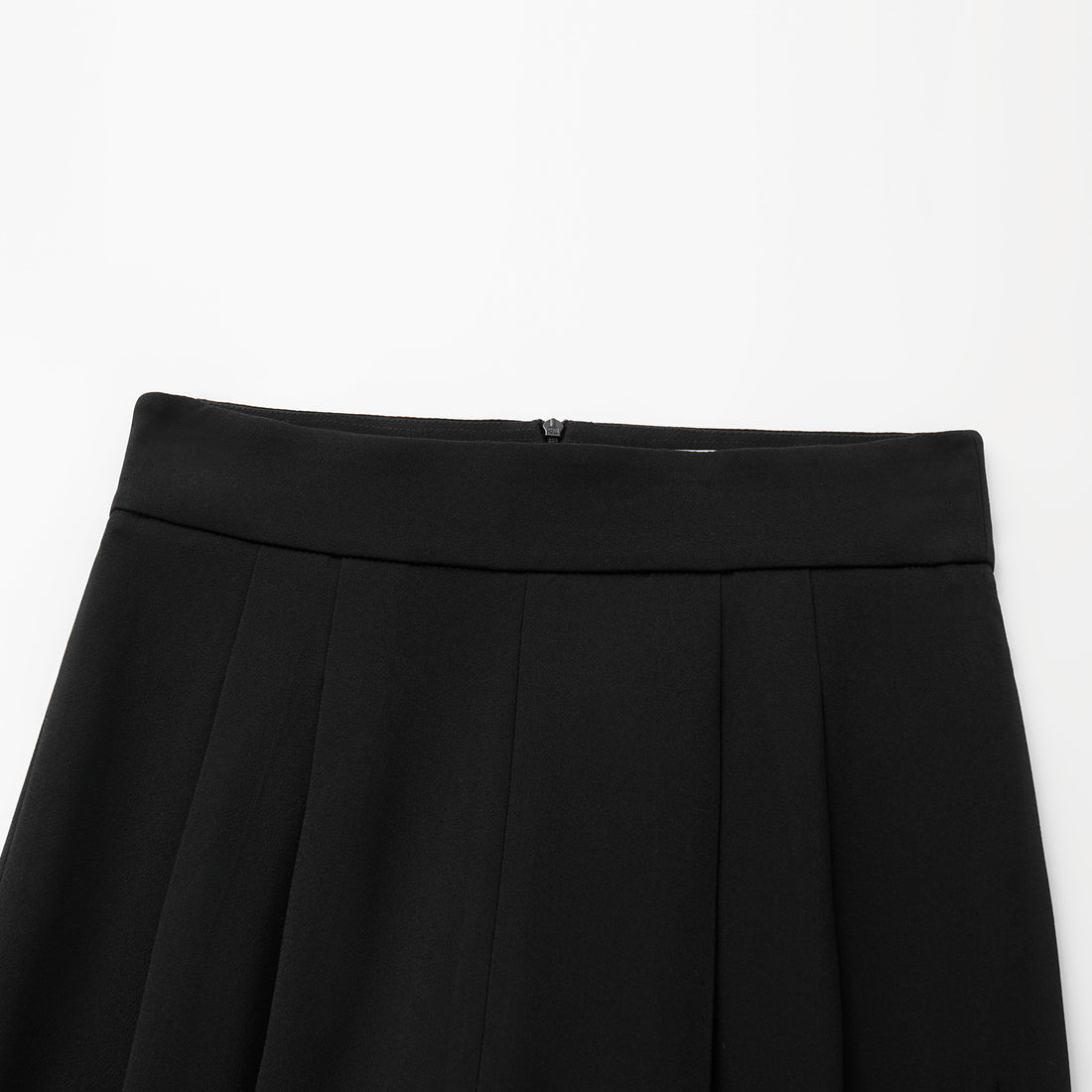 ”The Atelier.” 抗皺肌理醋酸高級訂製軟馬甲工藝高腰九分褲 — 黑