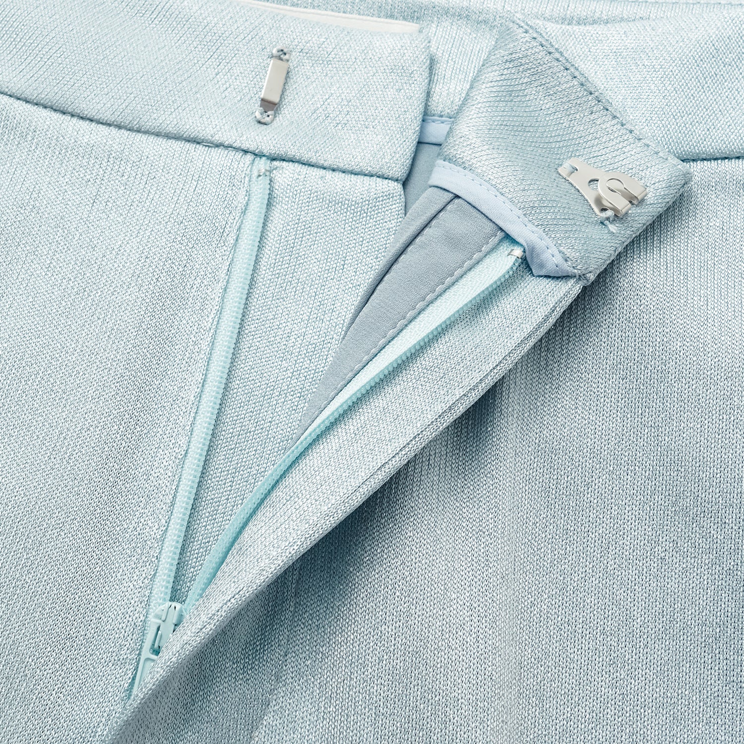 “Easy Go Chic” 醋酸針織面料喇叭褲 — 淺藍