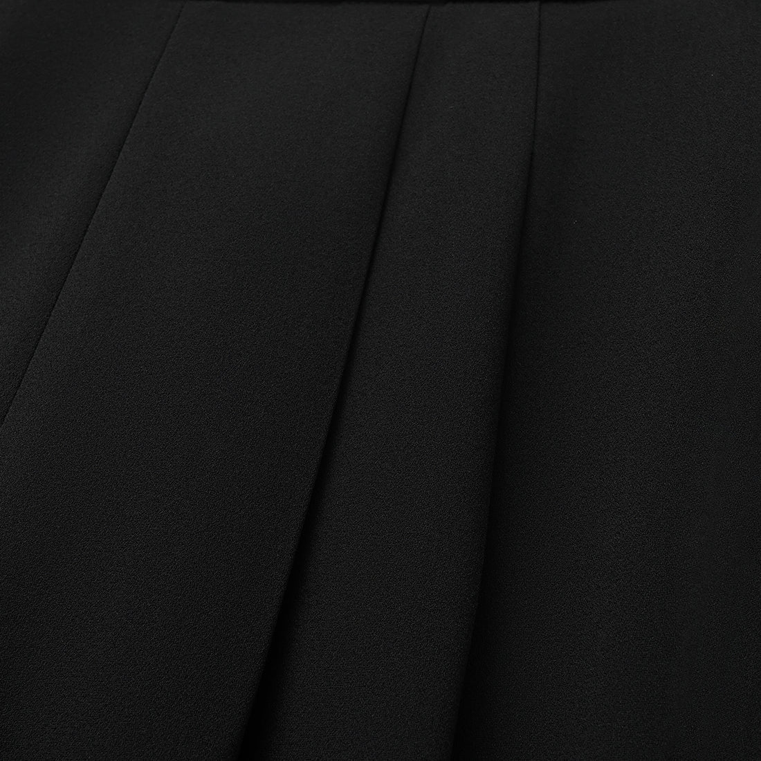 ”The Atelier.” 抗皺肌理醋酸高級訂製軟馬甲工藝高腰九分褲 — 黑