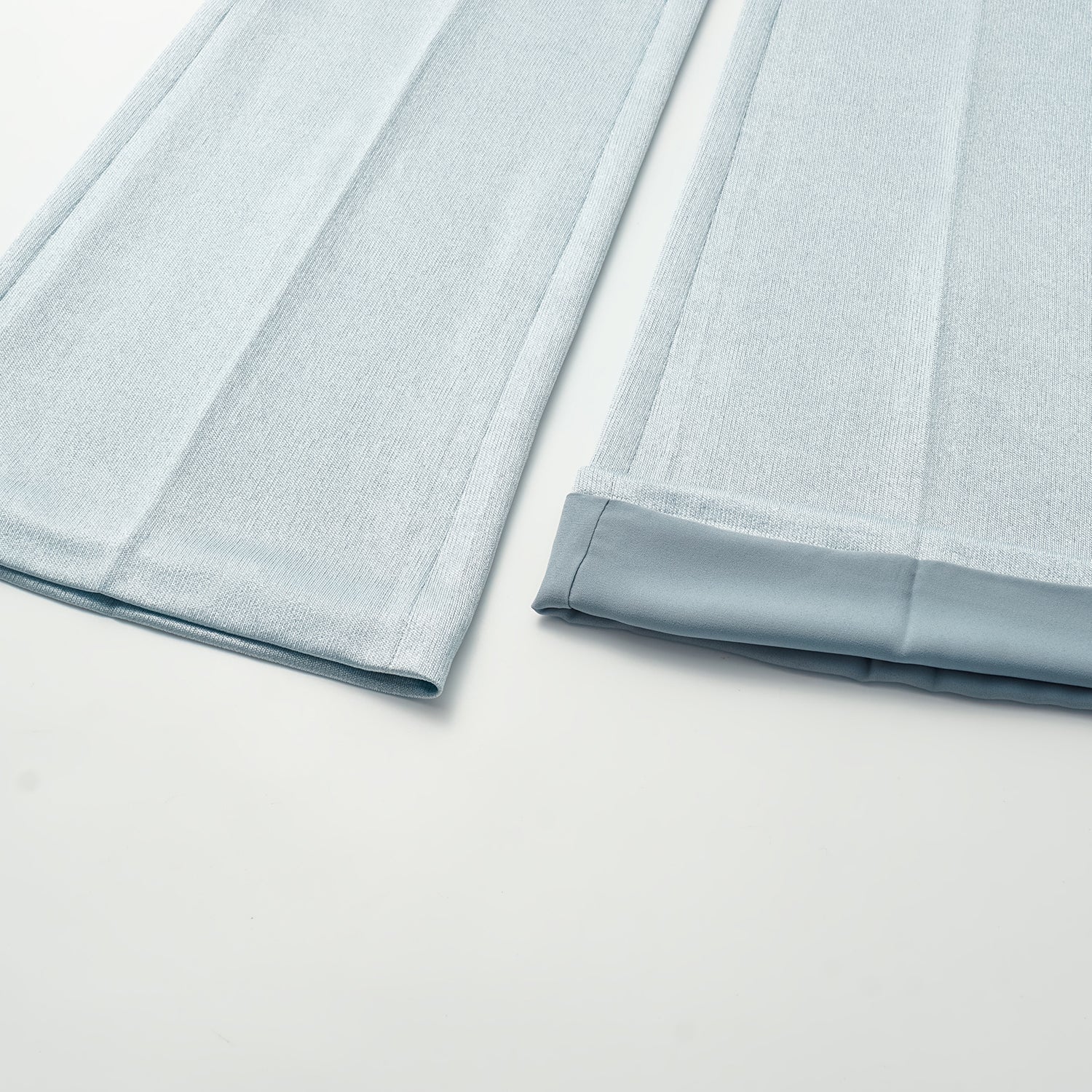 “Easy Go Chic” 醋酸針織面料喇叭褲 — 淺藍