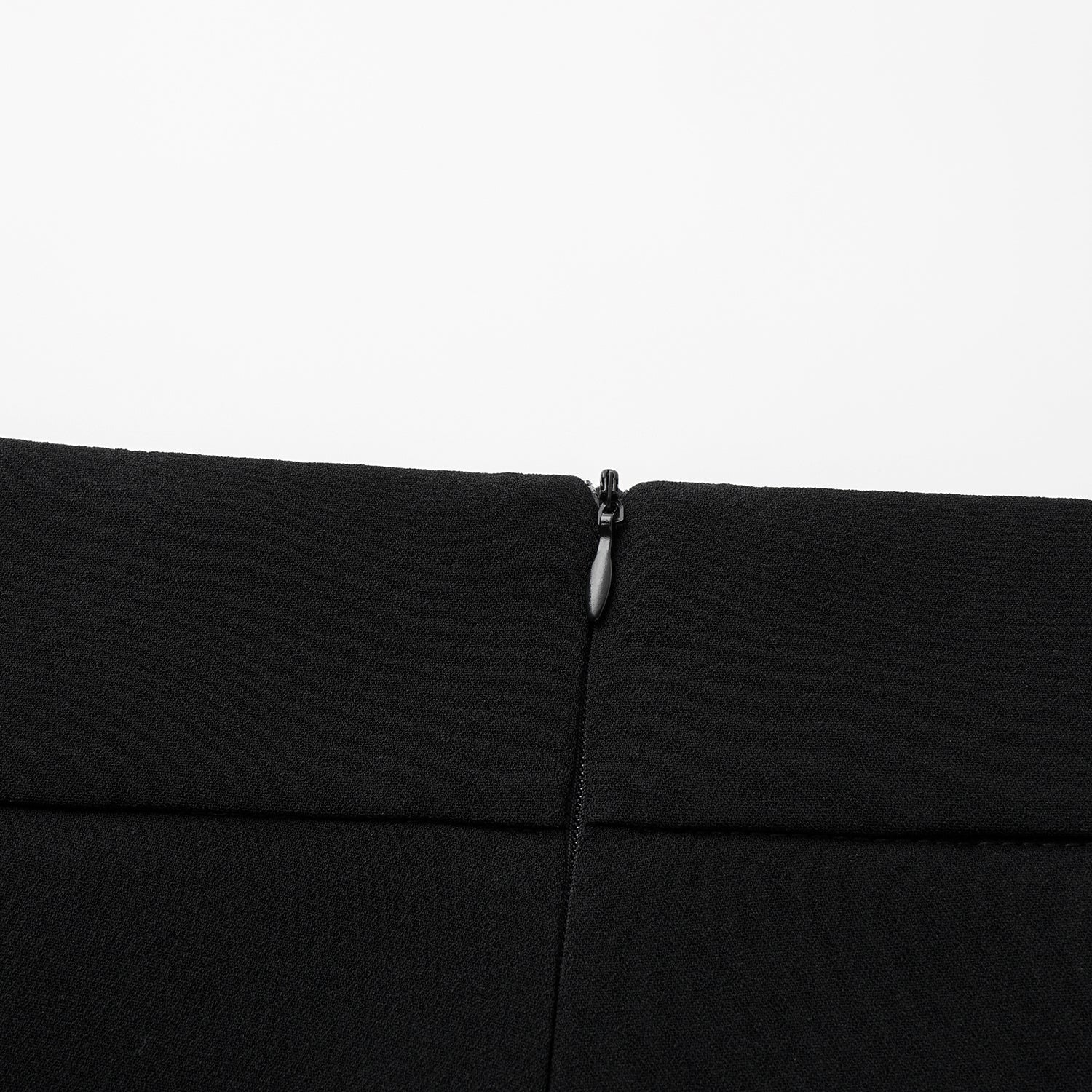 ”The Atelier.” 抗皺肌理醋酸高級訂製軟馬甲工藝高腰九分褲 — 黑