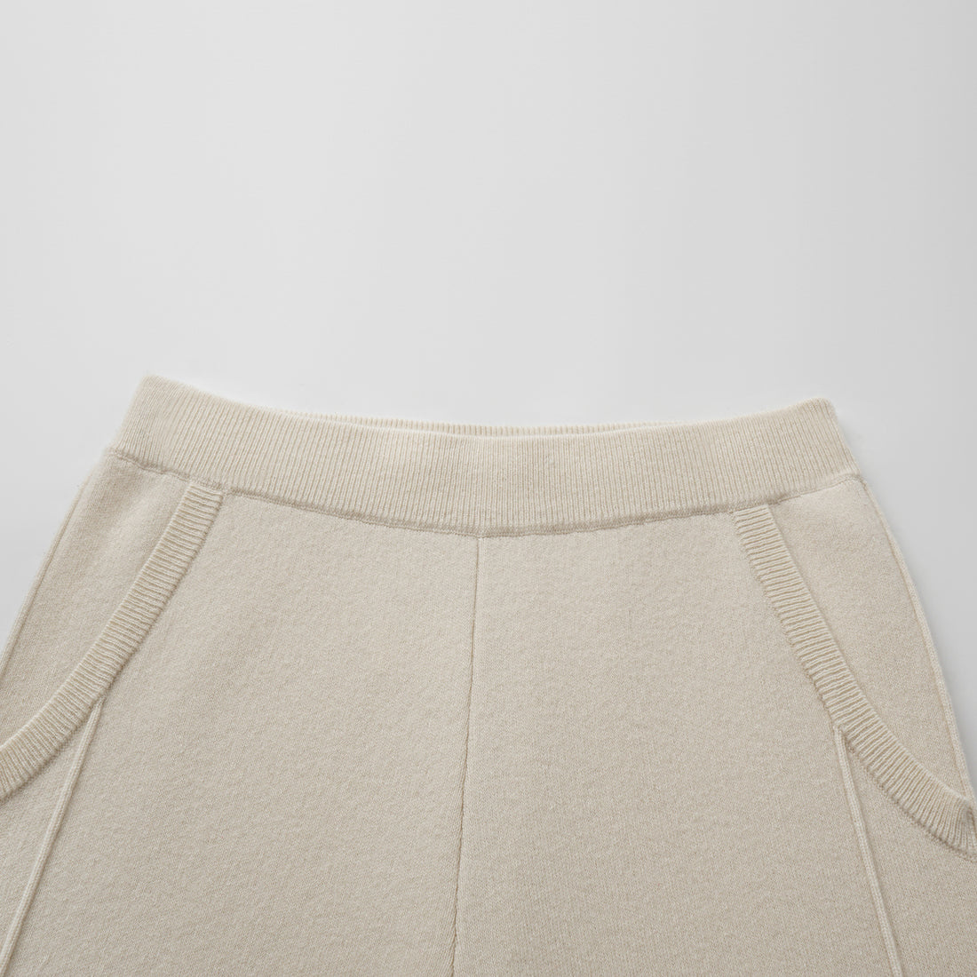 “Winter Diary” 100% Cashmere極細絨柔針織長褲—Softcloud Kiss棉雲之吻