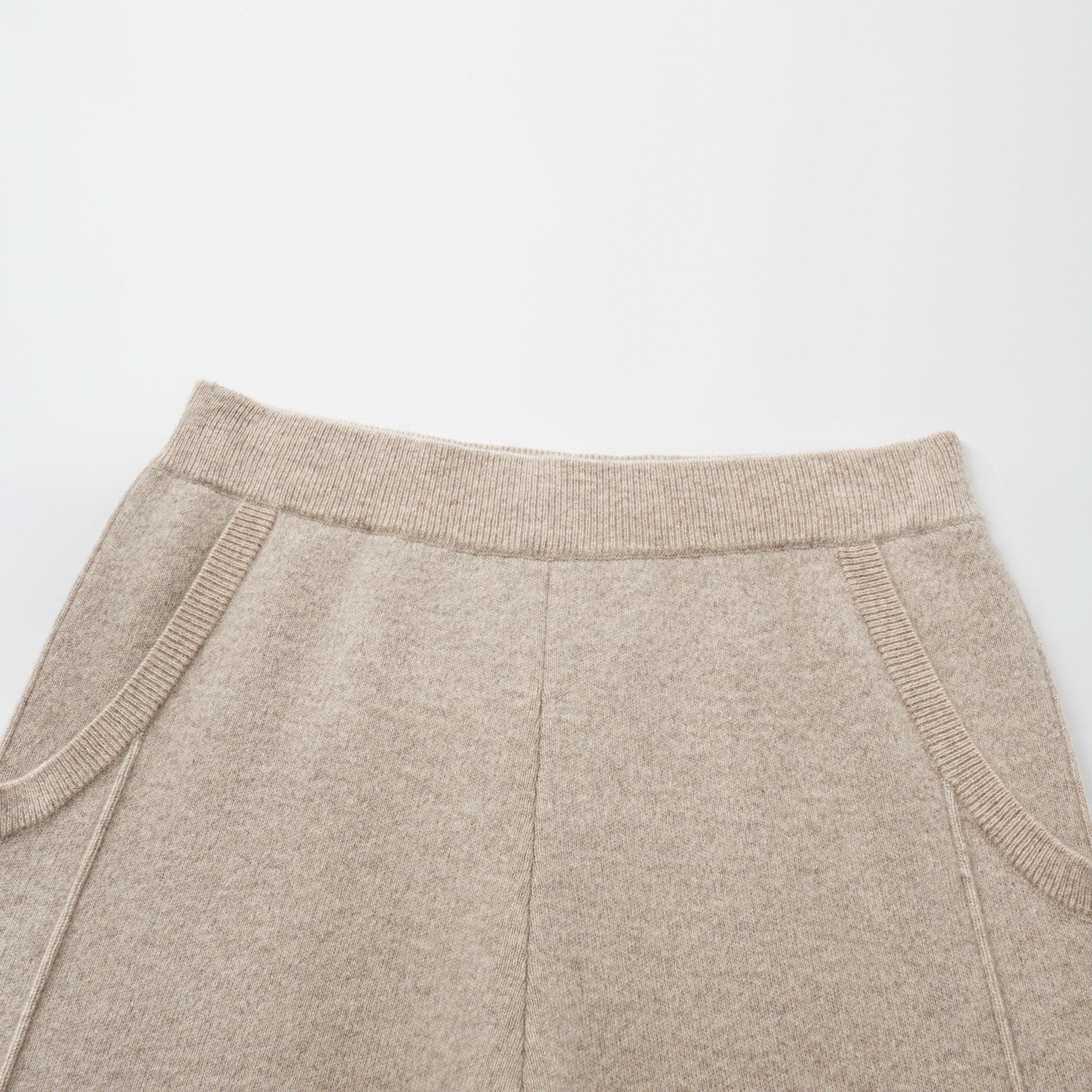 “Winter Diary” 100% Cashmere極細絨柔針織長褲—Sunwarmed Hay乾草暖香