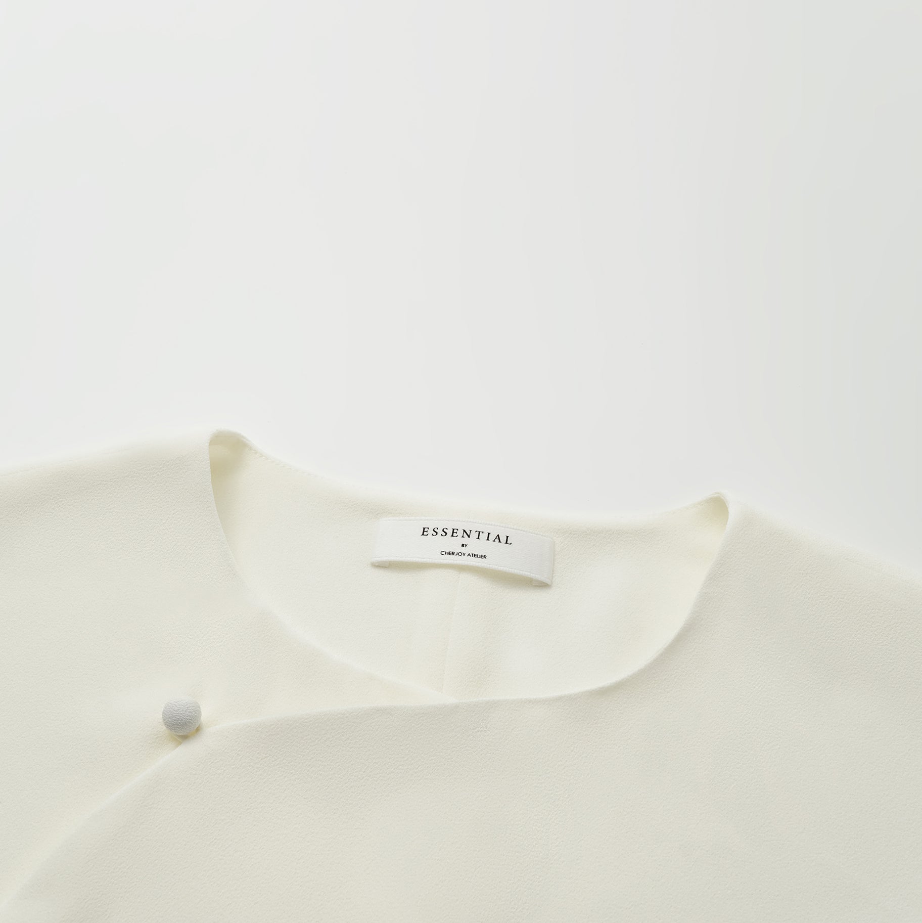 “秋意” 輕國風短袖罩衫 — 白