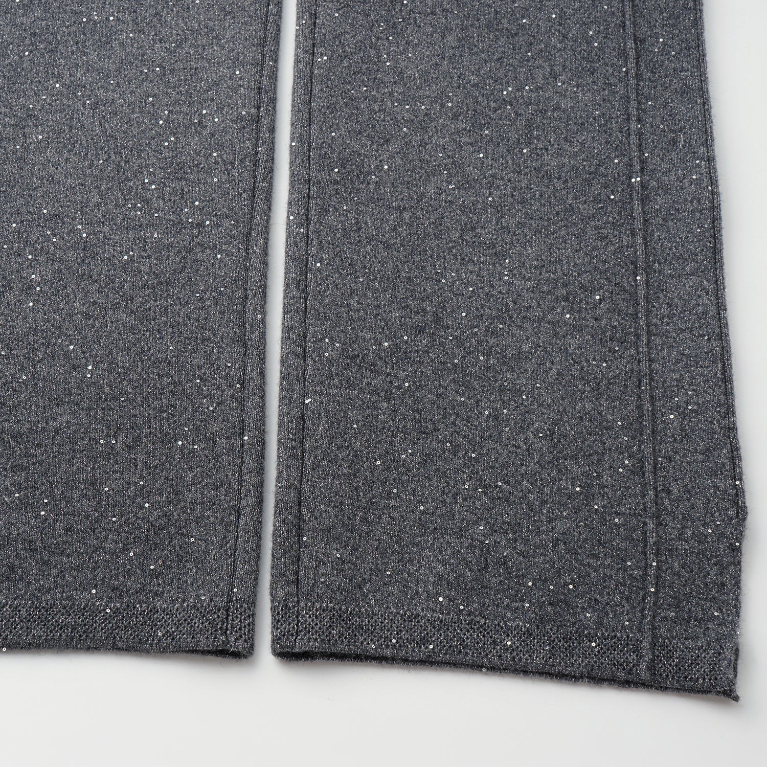 “Winter Diary” 100%Cashmere 浮雕緞繡星點長版針織長褲—Cedar Smoke雪松煙衫