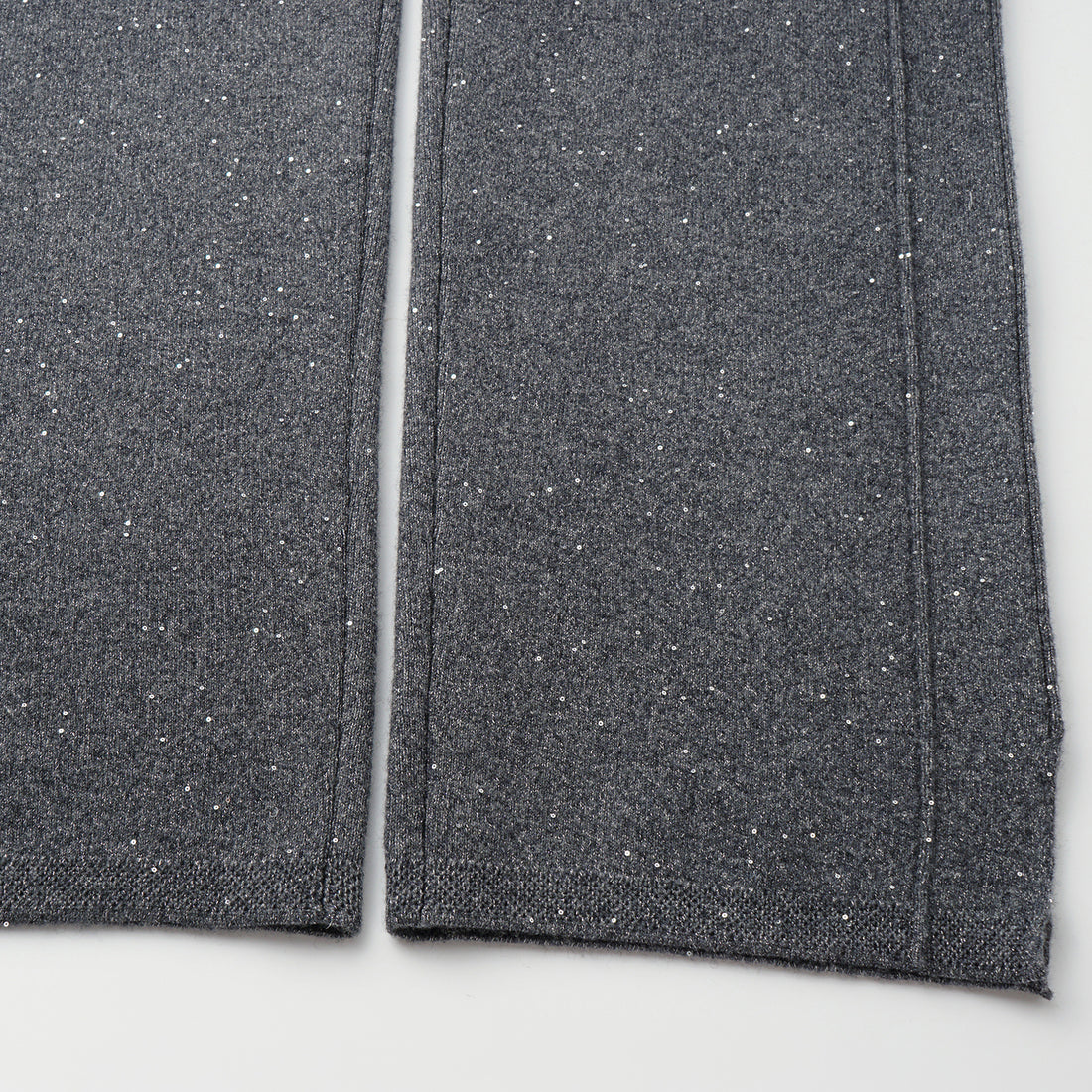 “Winter Diary” 100%Cashmere 浮雕緞繡星點長版針織長褲—Cedar Smoke雪松煙衫