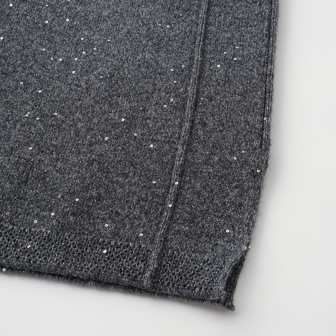 “Winter Diary” 100%Cashmere 浮雕緞繡星點長版針織長褲—Cedar Smoke雪松煙衫