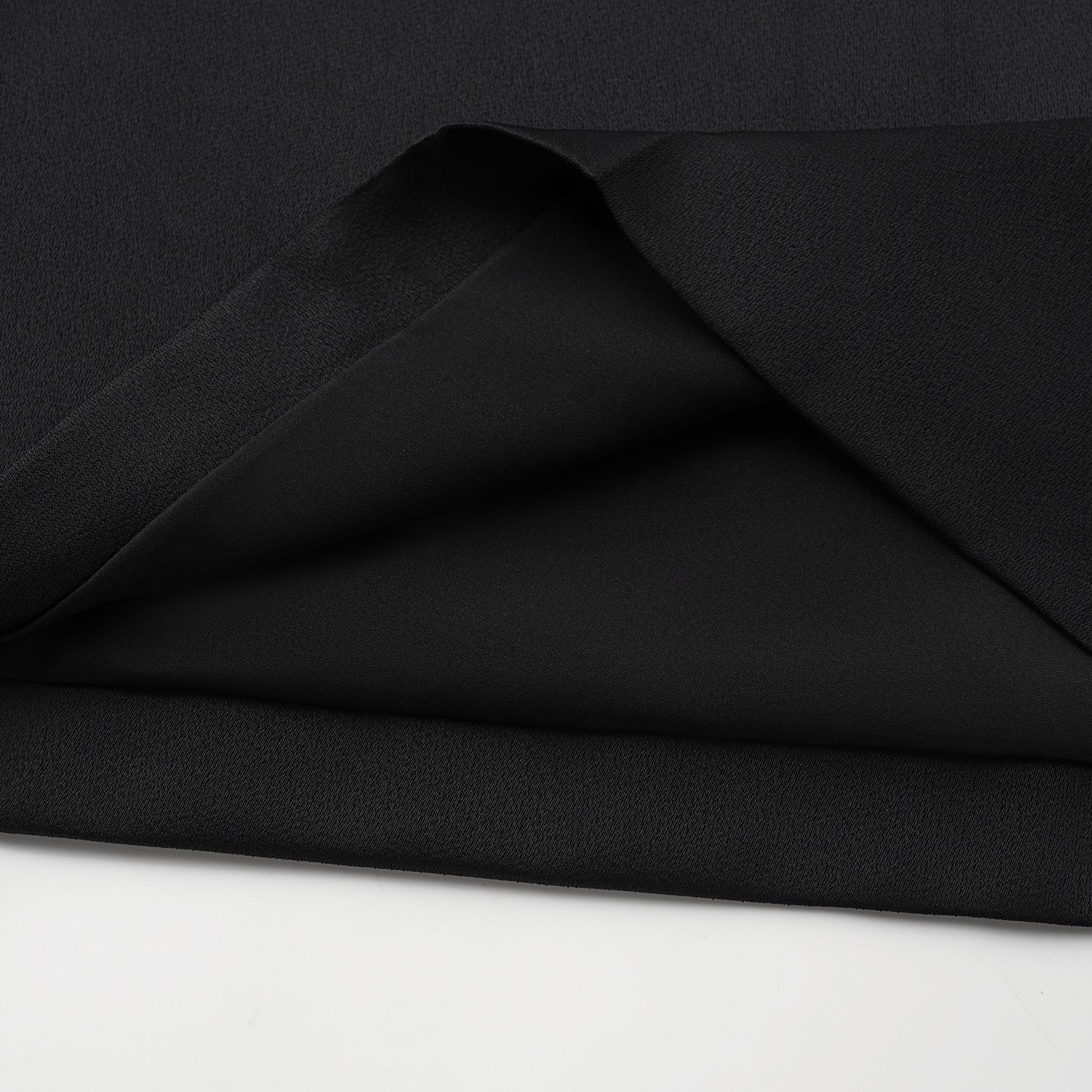 “Autumn Diary ” 珍珠醋酸緞特殊剪裁闊腿長褲 — 黑色