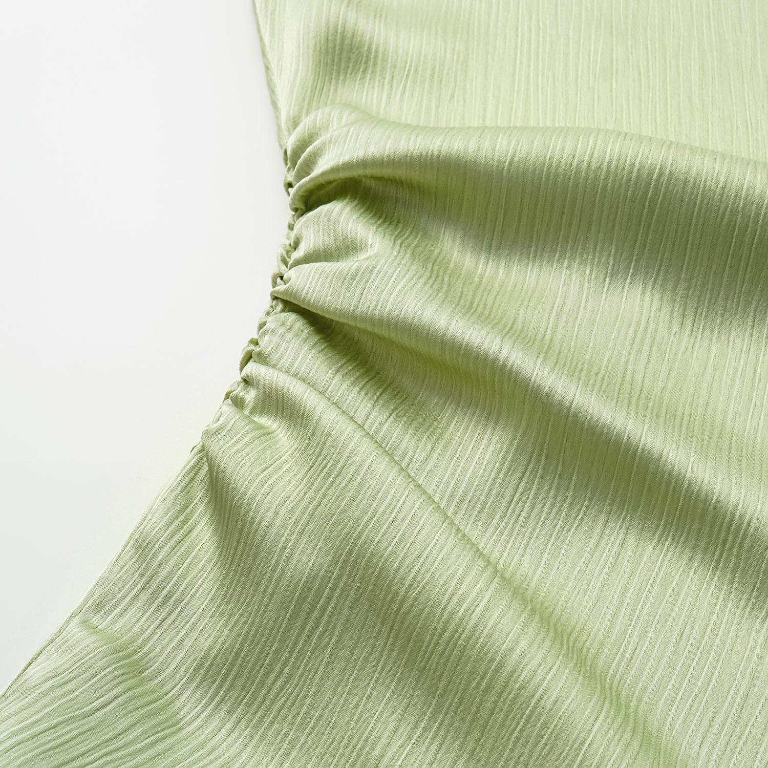 “Easy Go Chic” 韓國壓褶工藝面料斜肩上衣—氣泡綠