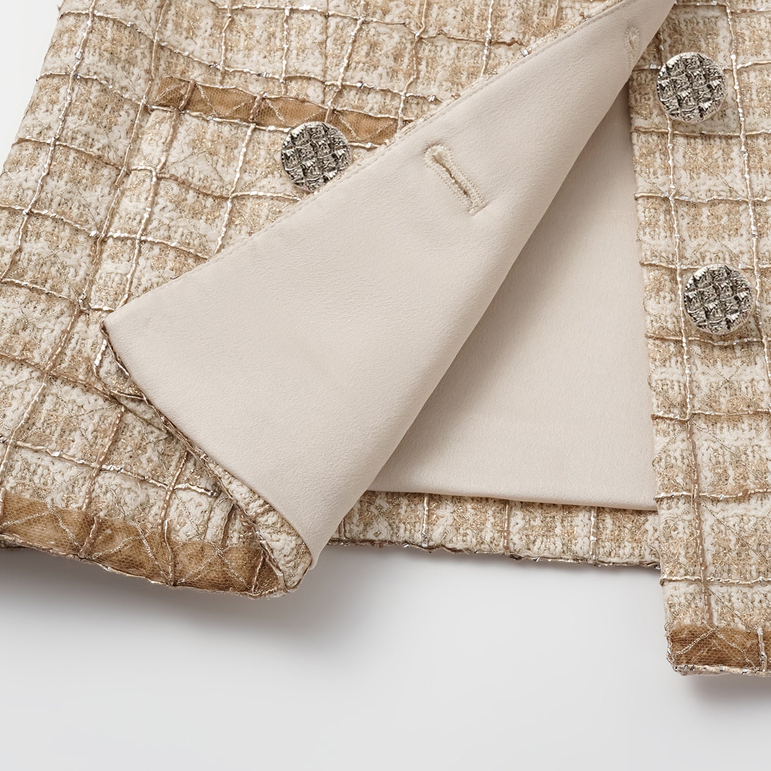 "Chelsea Citywalk.”法國輕紗縷金工藝花呢外套—Maison Royale映金浮影