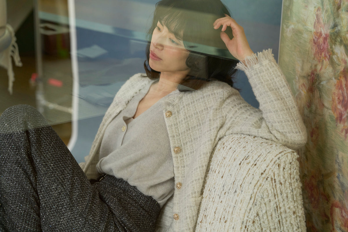 “花呢柔想 Tweed Reverie • 白岸流光 Blanc Rivage” 真絲 Cashmere 格織肌理流蘇針織外套