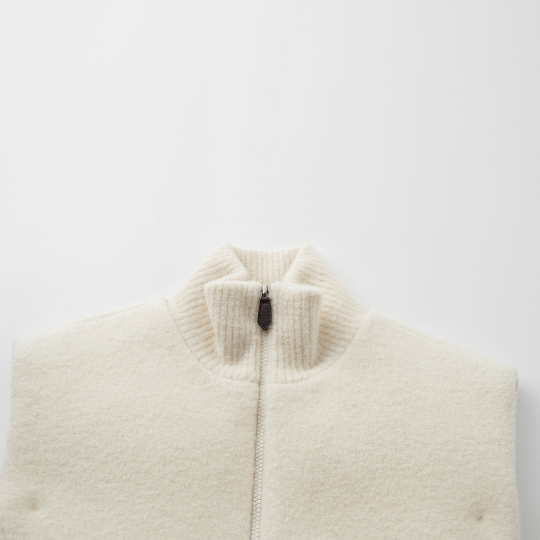 “Winter Diary”100%Cashmere頂級90白鵝絨朵高領背心—Snowlight Frames雪日菲林