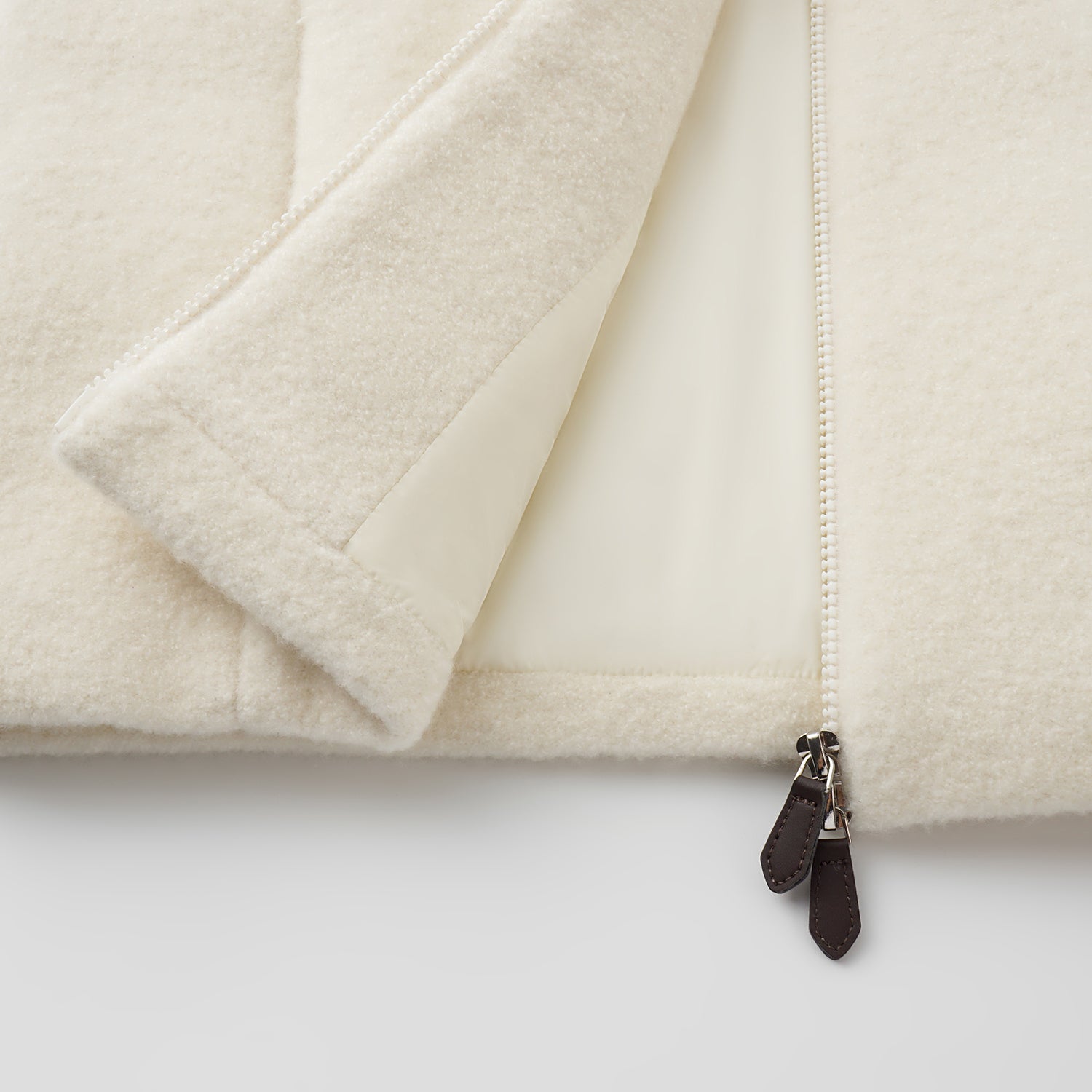 “Winter Diary”100%Cashmere頂級90白鵝絨朵高領背心—Snowlight Frames雪日菲林