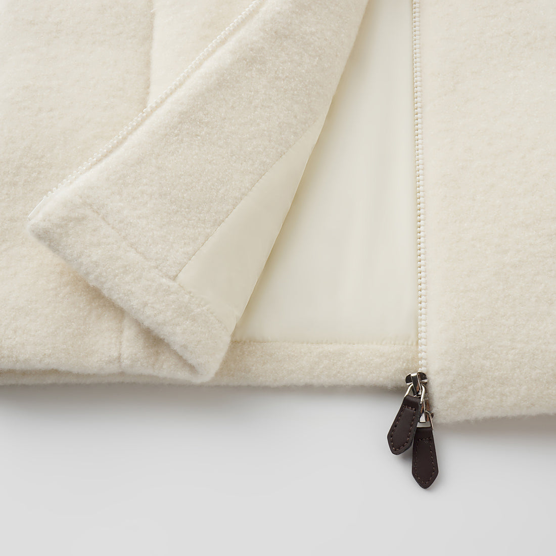 “Winter Diary”100%Cashmere頂級90白鵝絨朵高領背心—Snowlight Frames雪日菲林