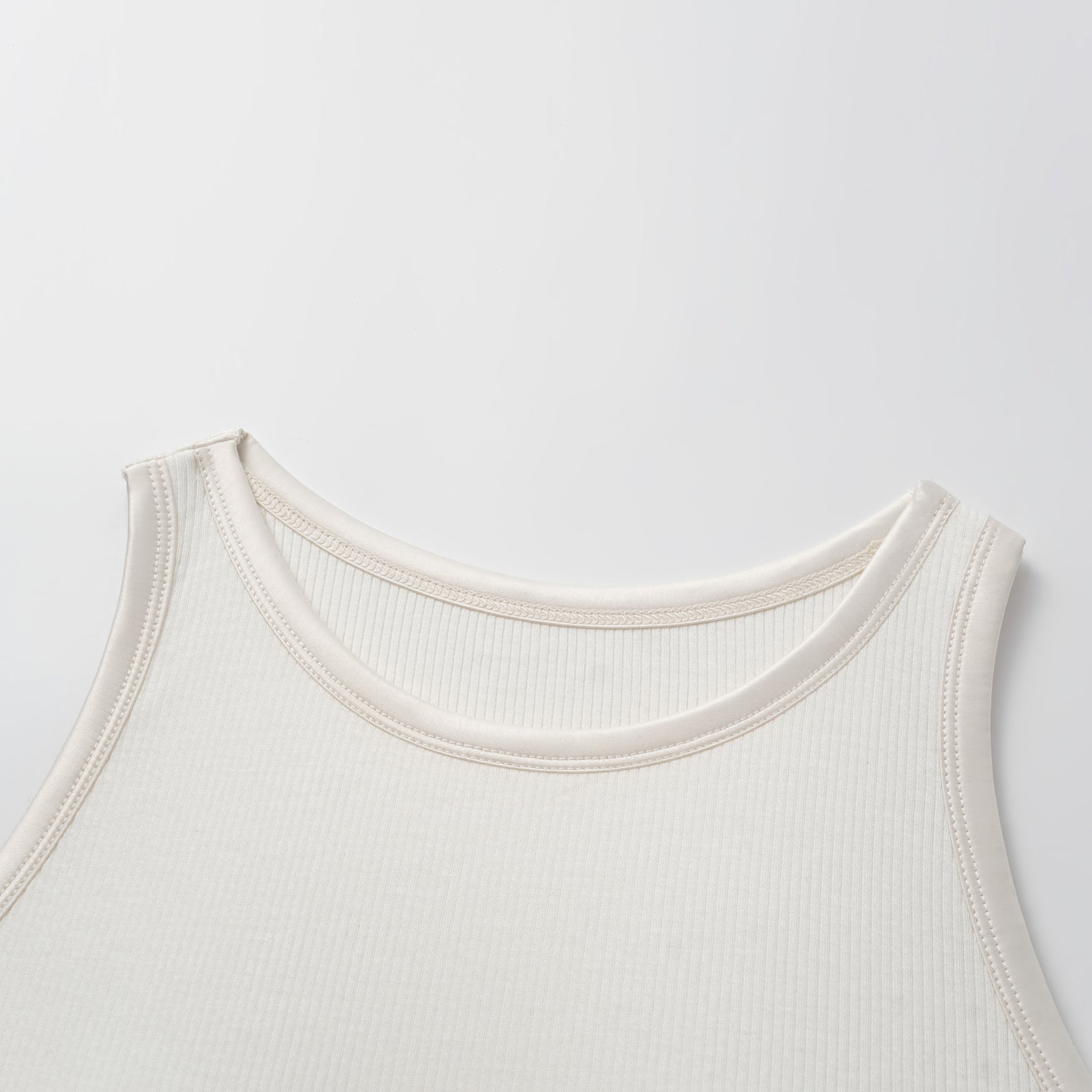 “By Inch." 極緻絲柔裸感緞邊修身Bra Top—利簡白