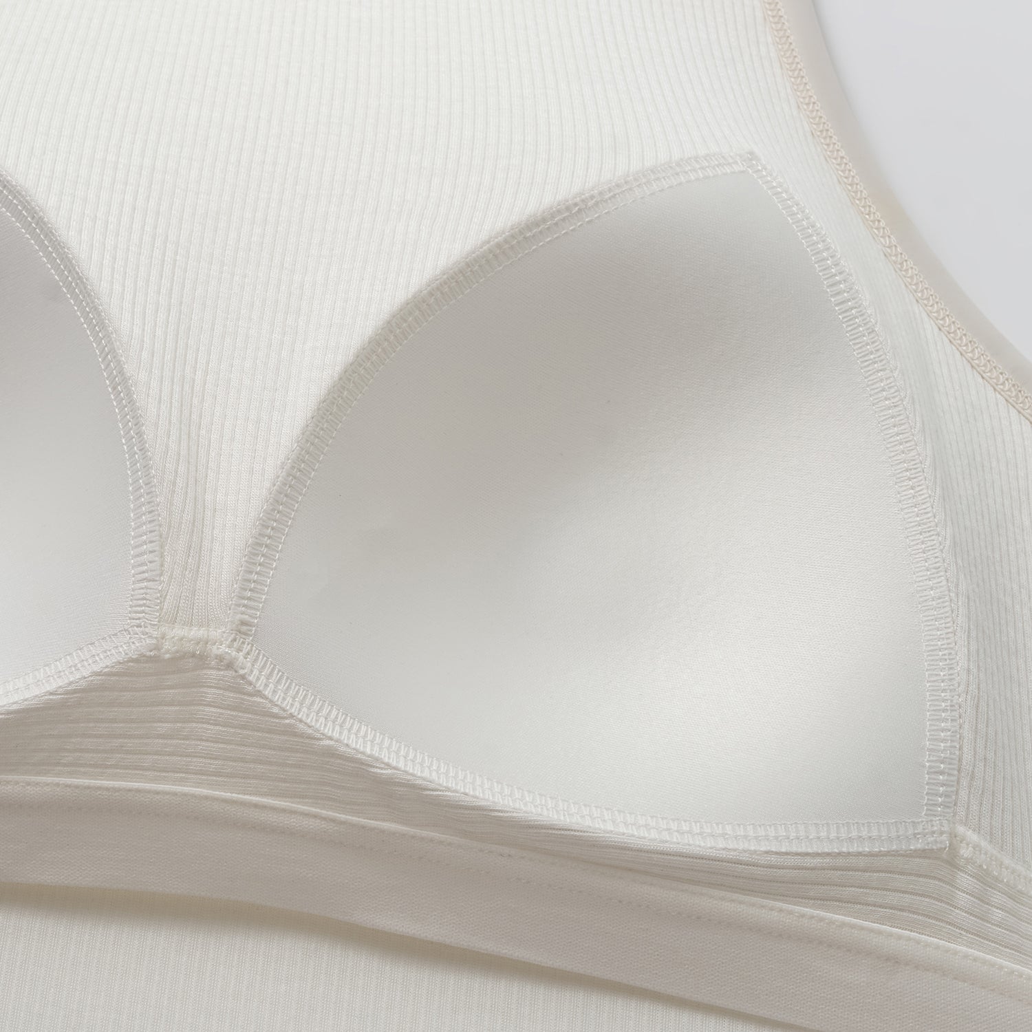 “By Inch." 極緻絲柔裸感緞邊修身Bra Top—利簡白