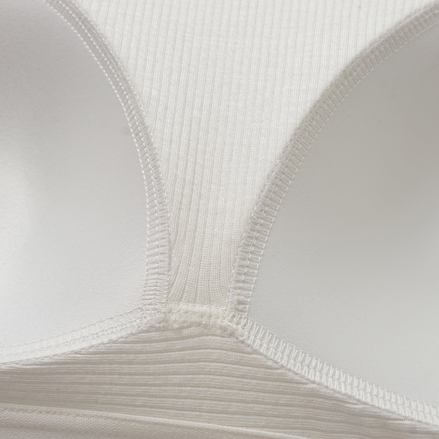 “By Inch." 極緻絲柔裸感緞邊修身Bra Top—利簡白