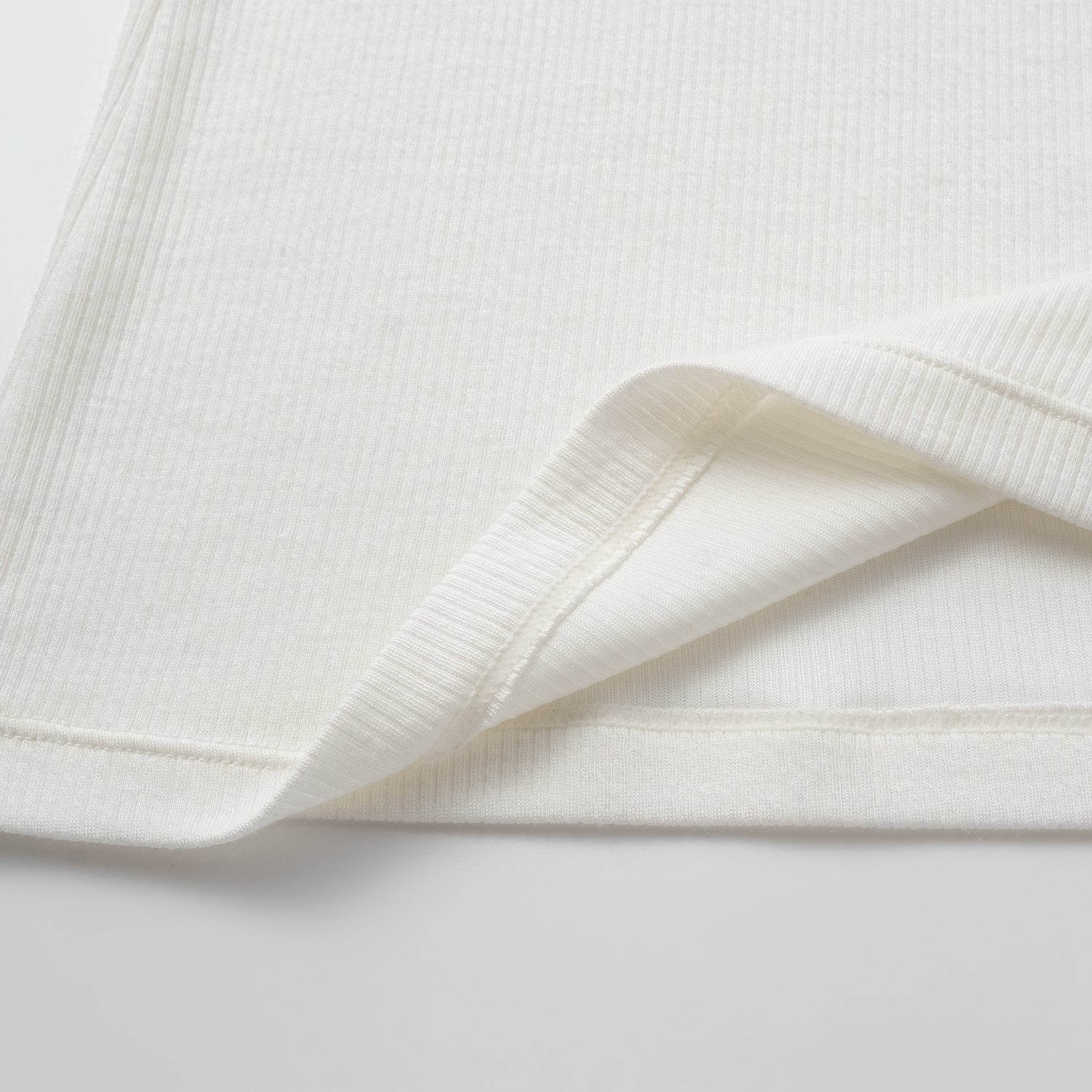 “By Inch." 極緻絲柔裸感緞邊修身Bra Top—利簡白