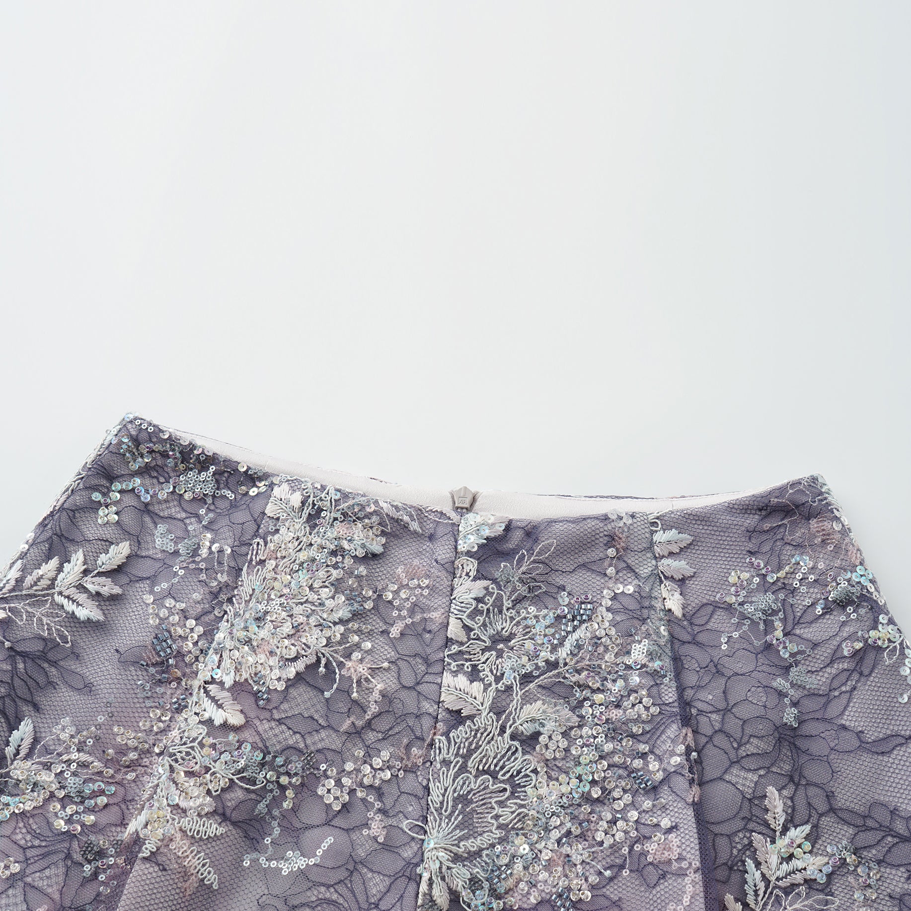 "Imperial Garden Teatime"緞染繡霞奢華珠繡輕國風蕾絲短褲—Nocturne Bloom凝夜浮香