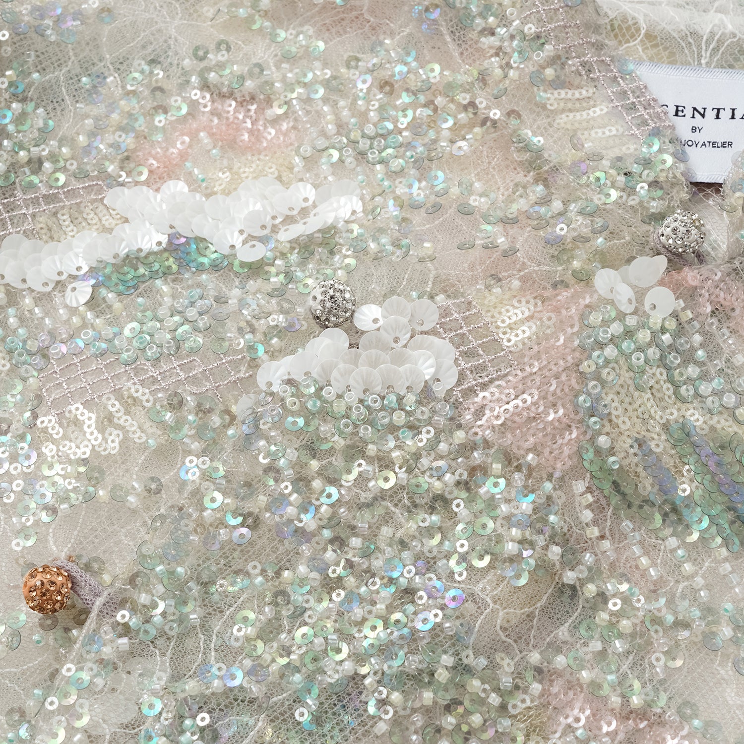 "Imperial Gala." 奢華蕾絲珠繡輕國風上衣—疏影輕煙