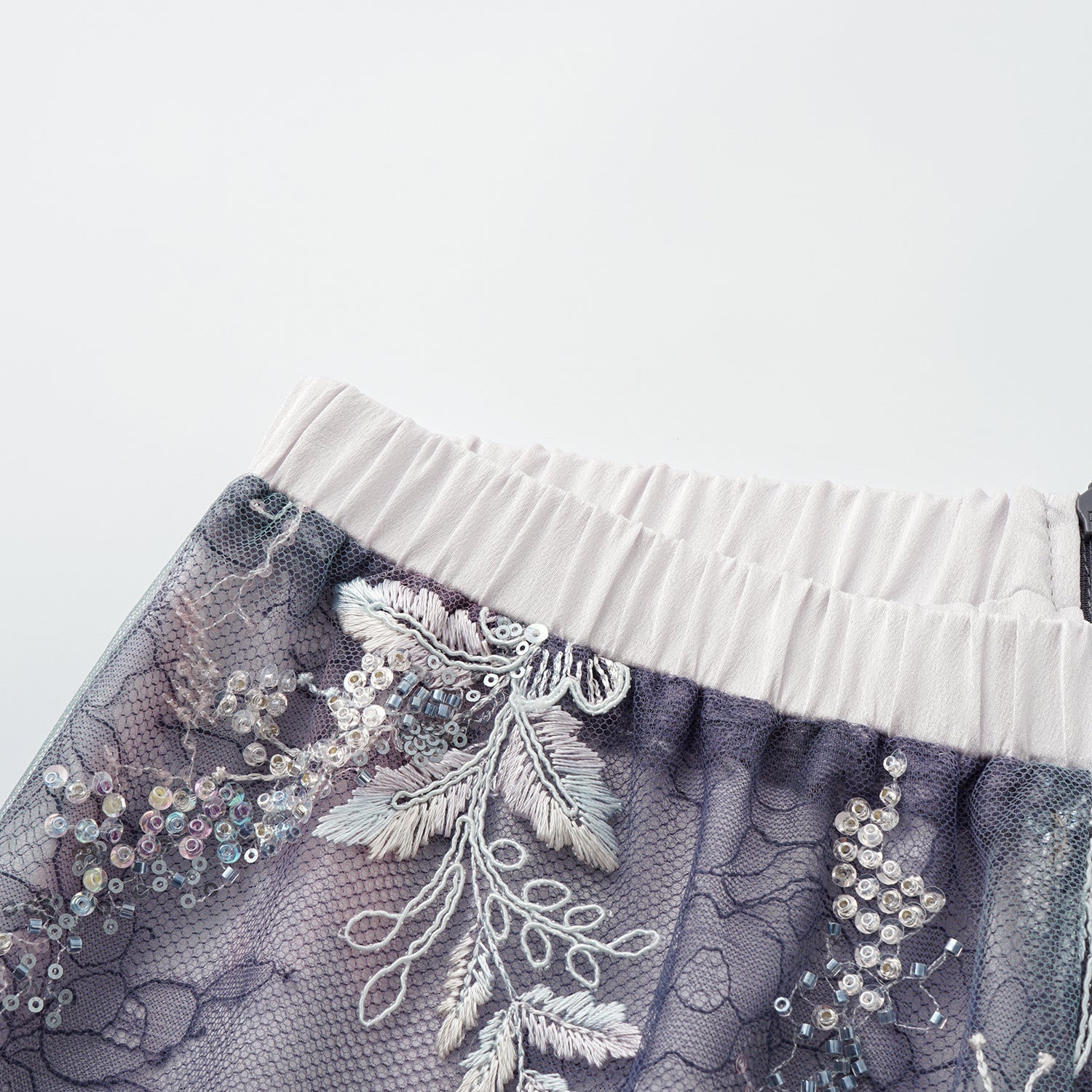 "Imperial Garden Teatime"緞染繡霞奢華珠繡輕國風蕾絲長褲—Nocturne Bloom凝夜浮香