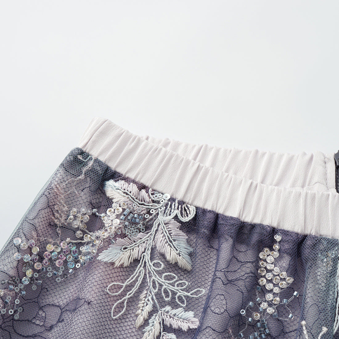 "Imperial Garden Teatime"緞染繡霞奢華珠繡輕國風蕾絲長褲—Nocturne Bloom凝夜浮香