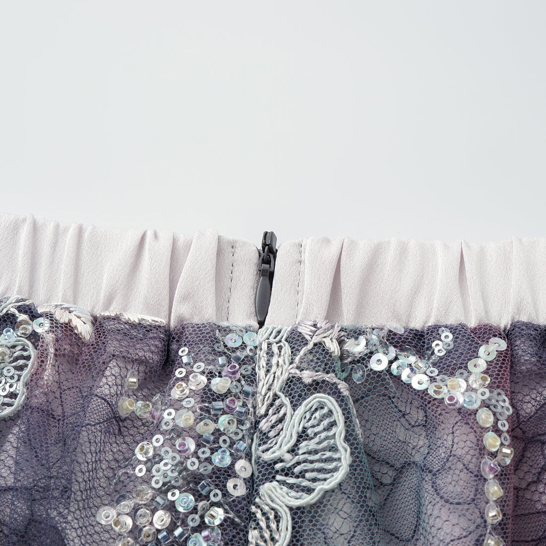 "Imperial Garden Teatime"緞染繡霞奢華珠繡輕國風蕾絲長褲—Nocturne Bloom凝夜浮香