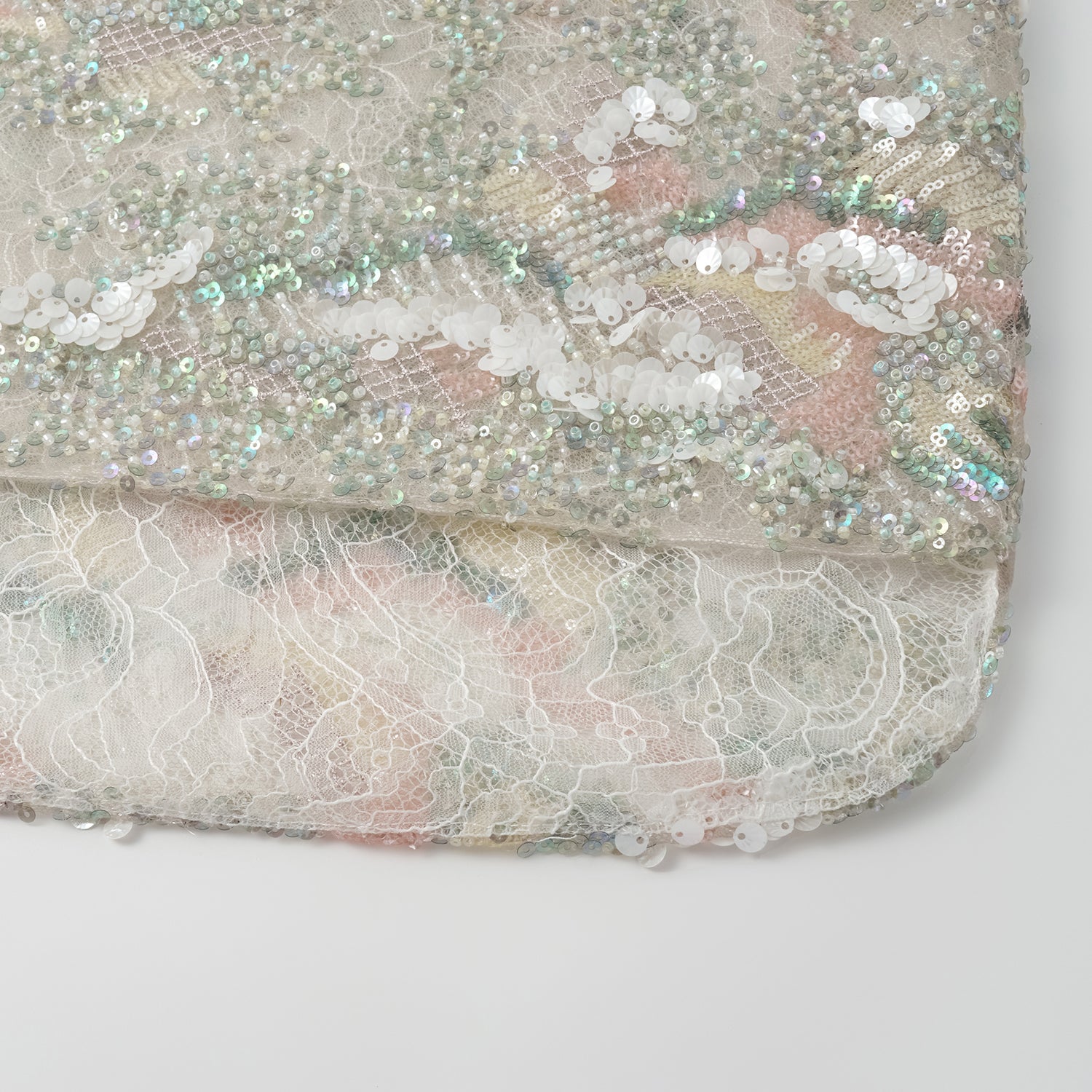 "Imperial Gala." 奢華蕾絲珠繡輕國風罩衫—疏影輕煙