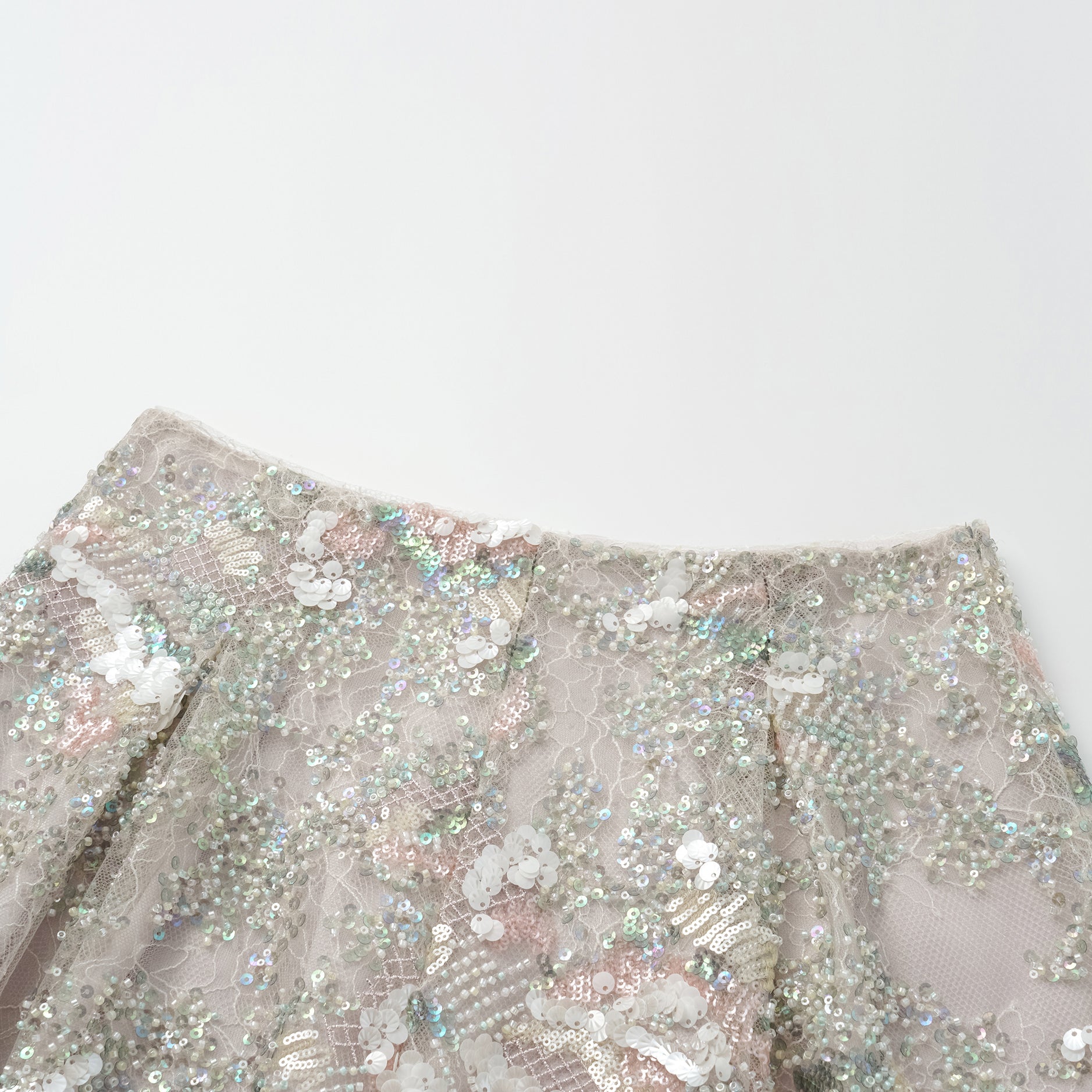 "Imperial Gala." 奢華蕾絲珠繡短褲—疏影輕煙