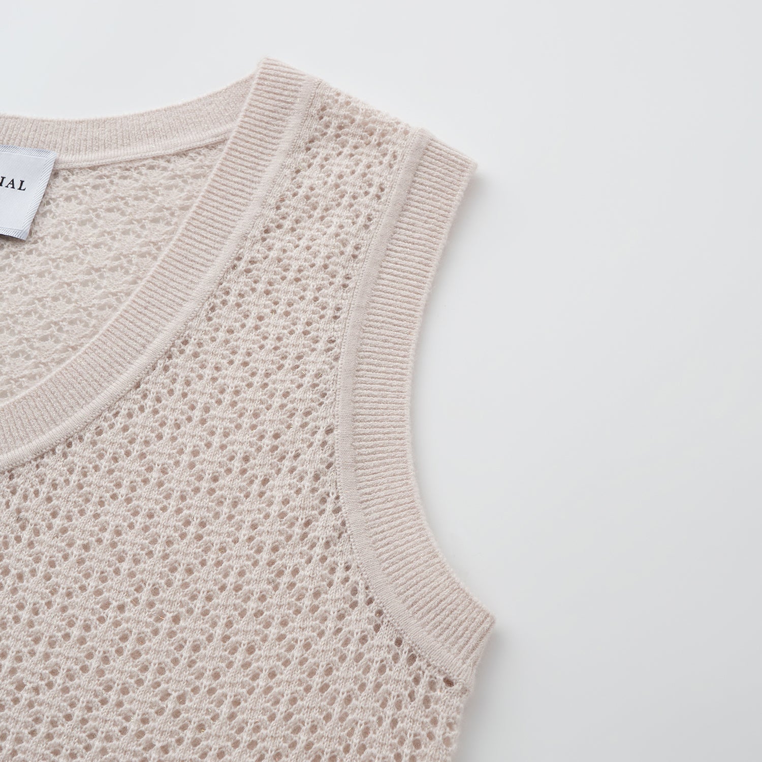 "Summer diary."Cashmere浮燦點織花眼工藝針織背心—Blush of Spring春綻芳菲