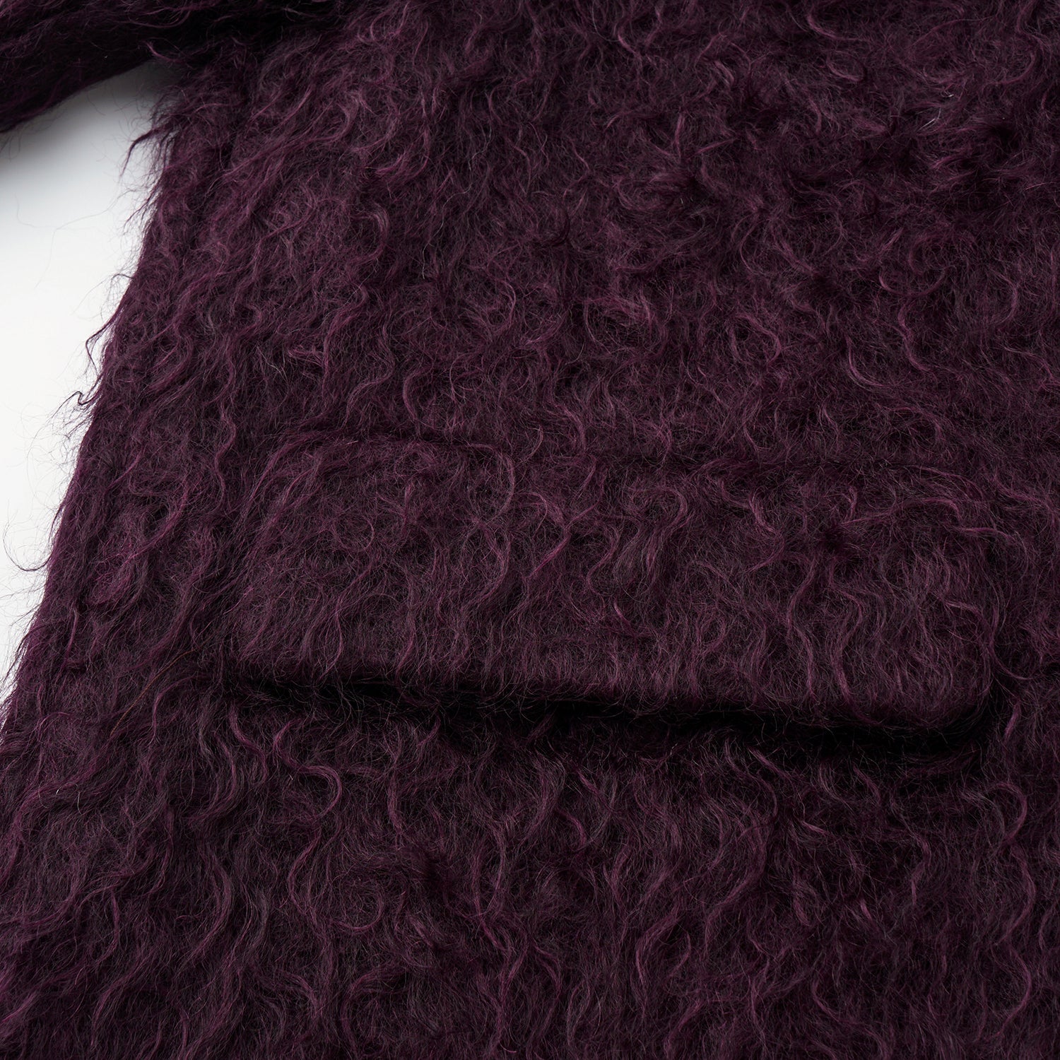 “Winter Diary” 馬海毛蓬鬆立體絨圈長大衣—Bordeaux Nightfall夜色波爾多