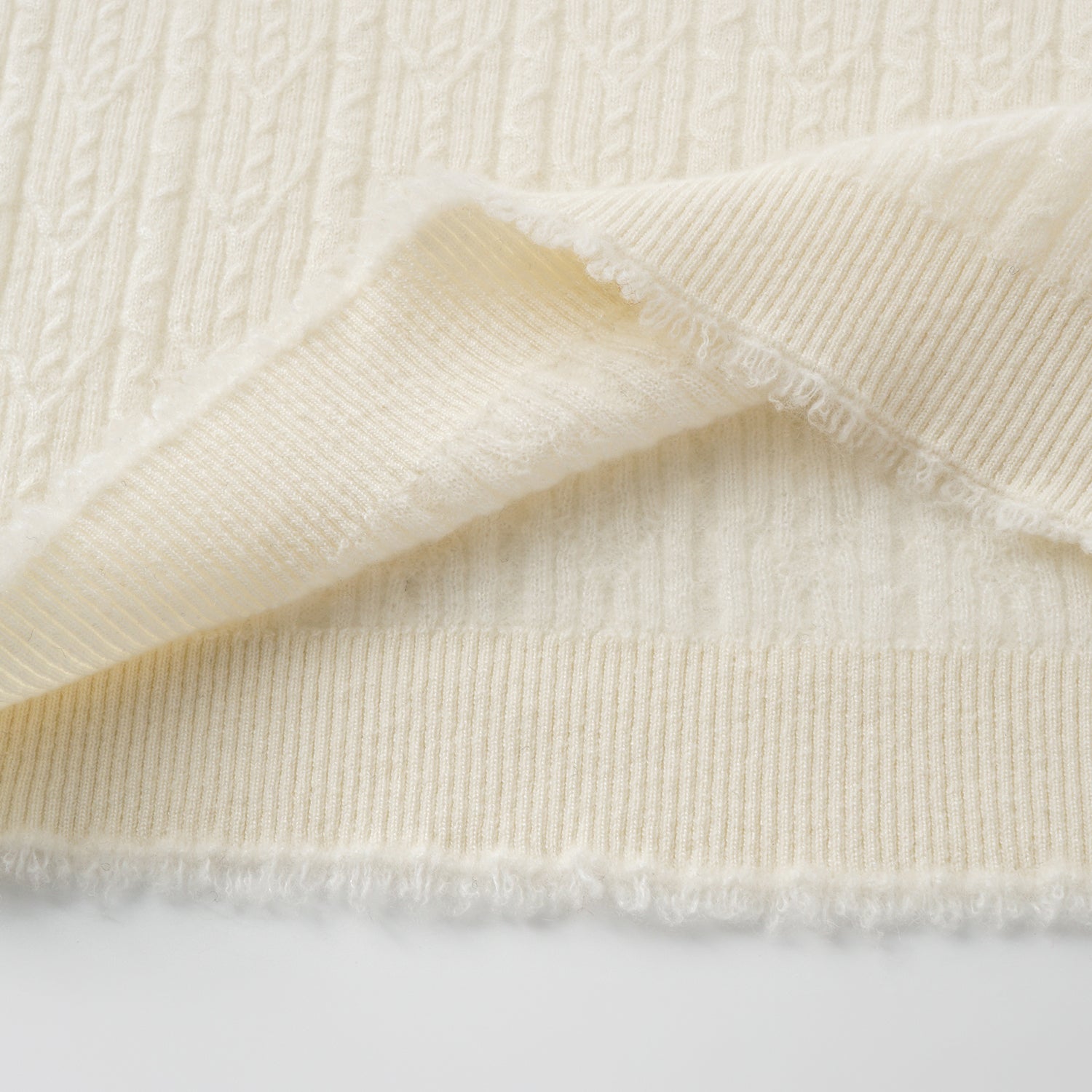 “Autumn Diary” 100% Cashmere羽絮葉脈紋銀織針織上衣—Snow Blossom雪綻