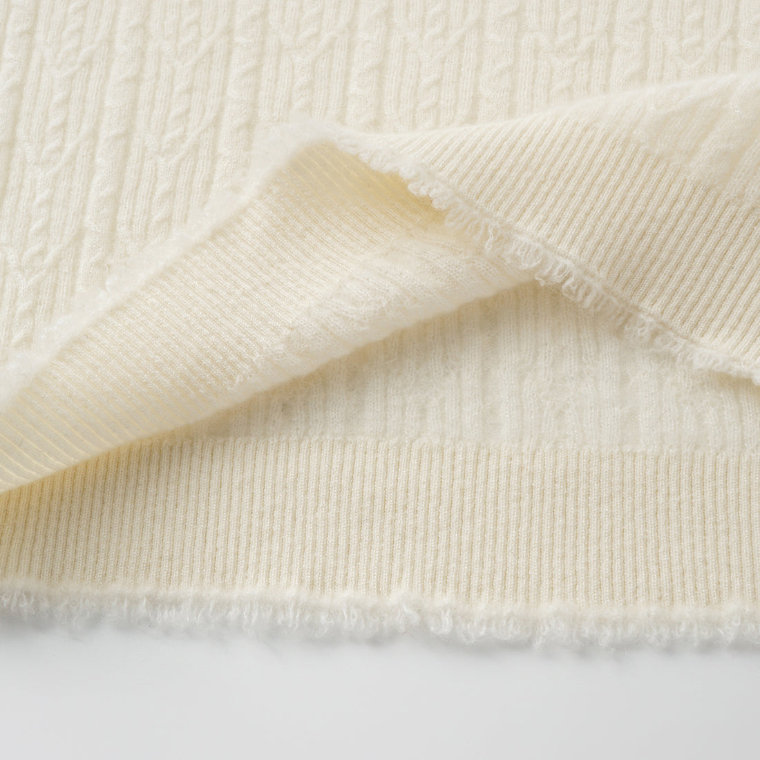 “Autumn Diary” 100% Cashmere羽絮葉脈紋銀織針織上衣—Snow Blossom雪綻