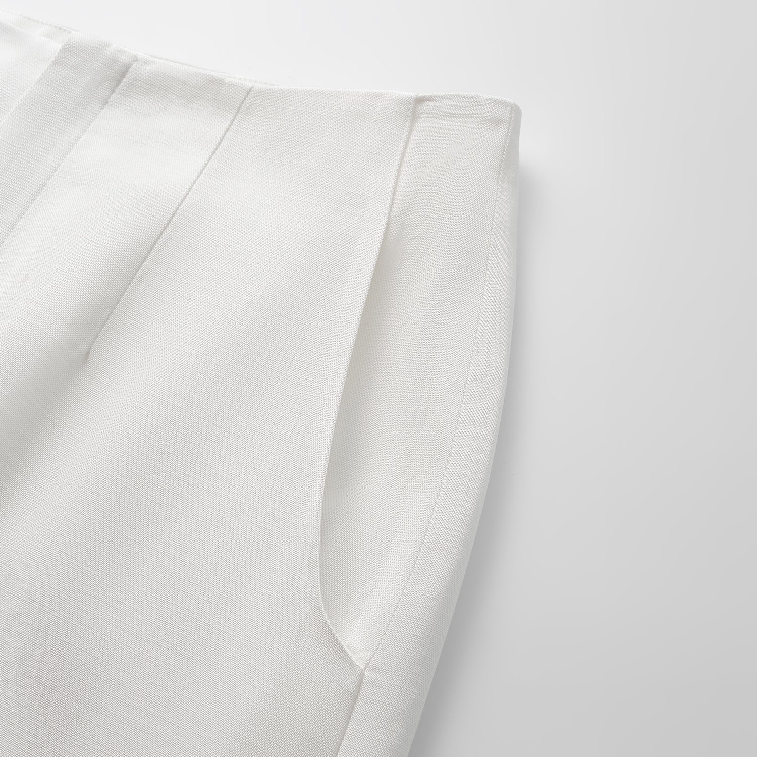 "Speak Sleek" 奢華輕薄麻感肌理醋酸鉛筆裙—Ivory