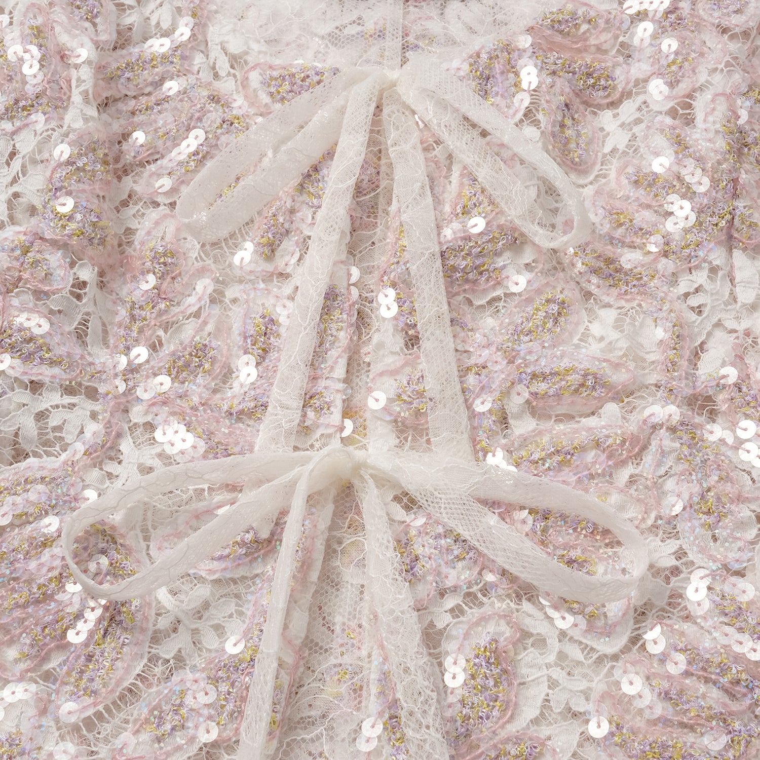 "Quiet Mastery." 法國頂級高級訂製琉光繪繡蕾絲馬甲背心—Chantilly Mirage香緹幻影