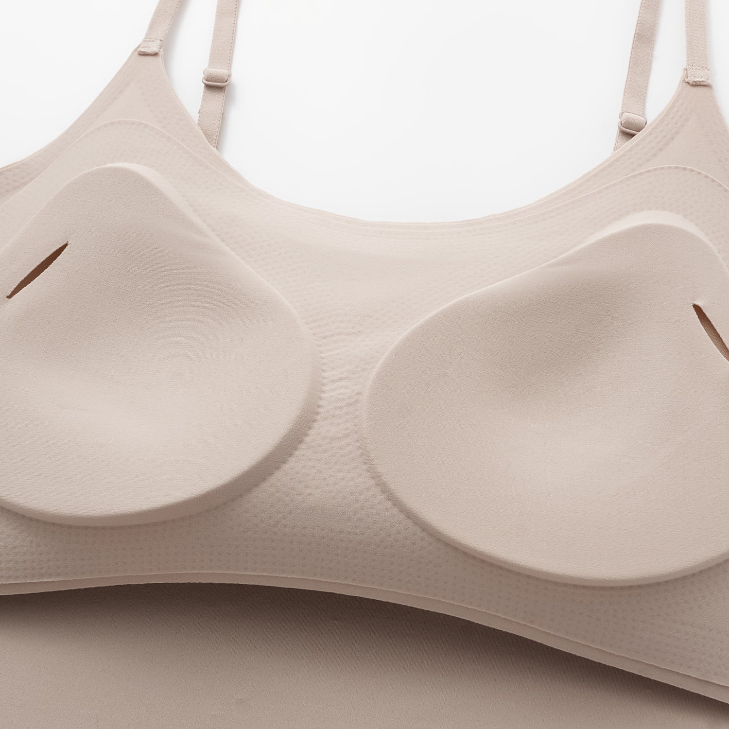 “完美內搭.” 日本美肌科技無痕Bra Top- 裸色