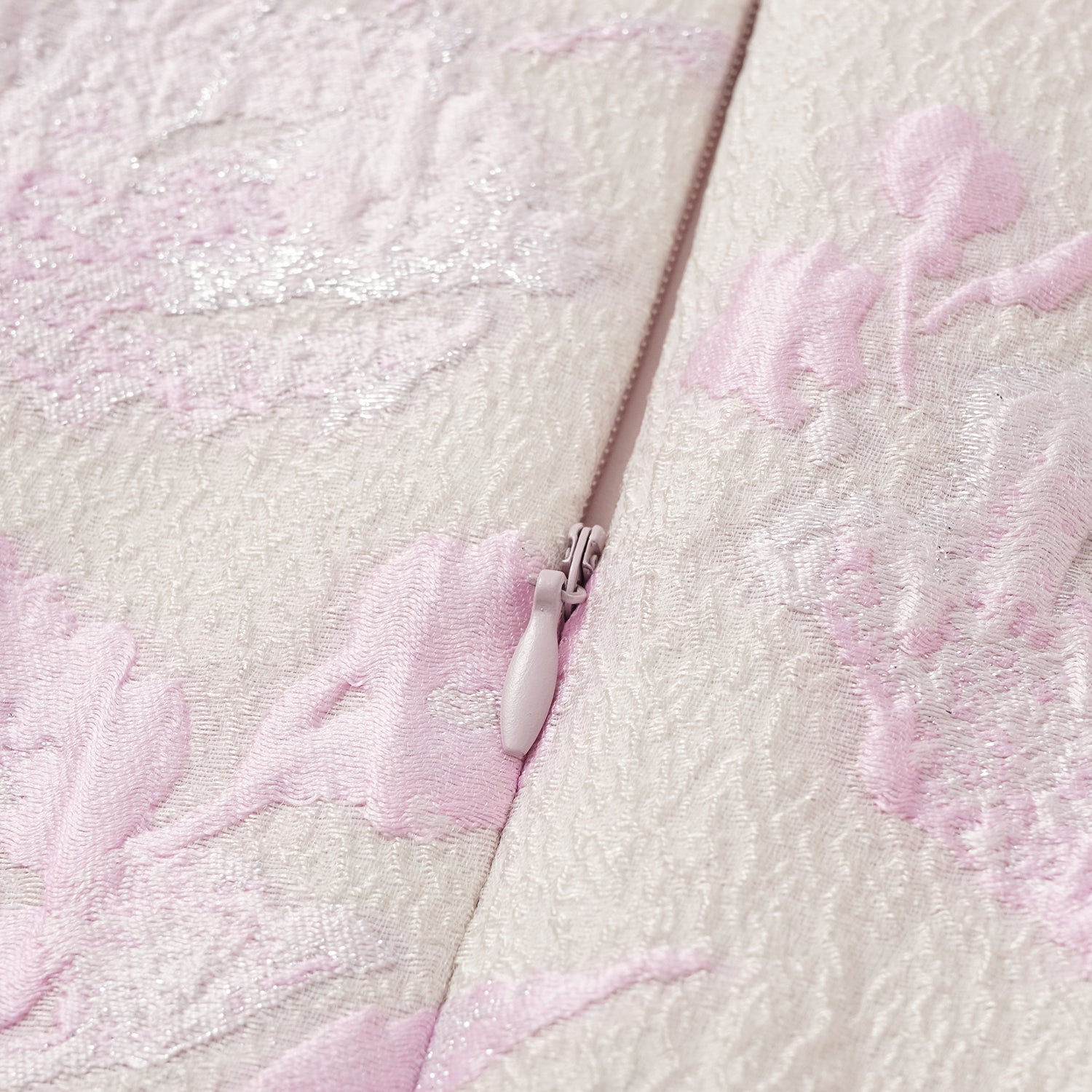 “春意” 提花輕國風上衣—浮光露櫻