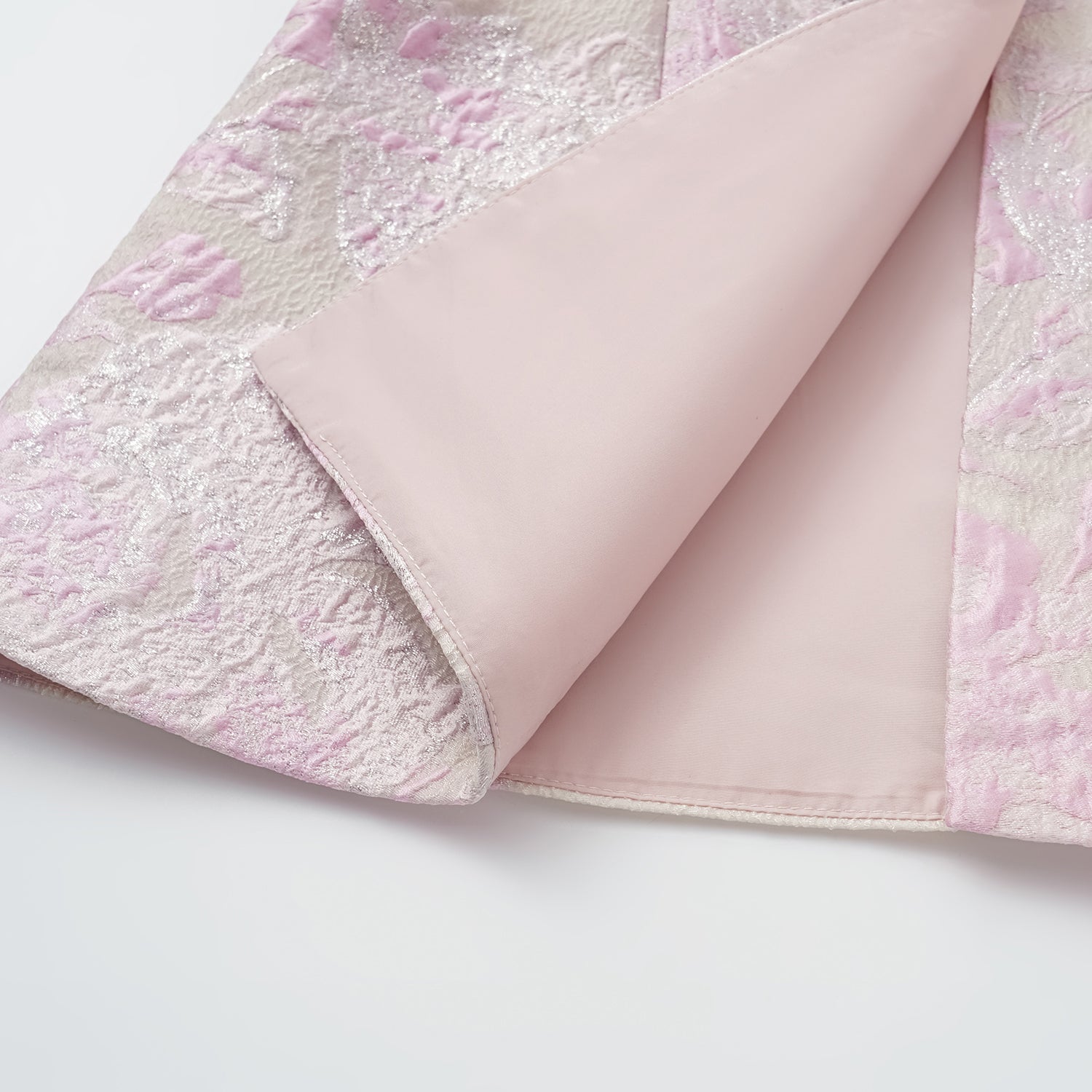 “春意” 提花立體剪裁設計輕國風馬甲上衣—浮光露櫻