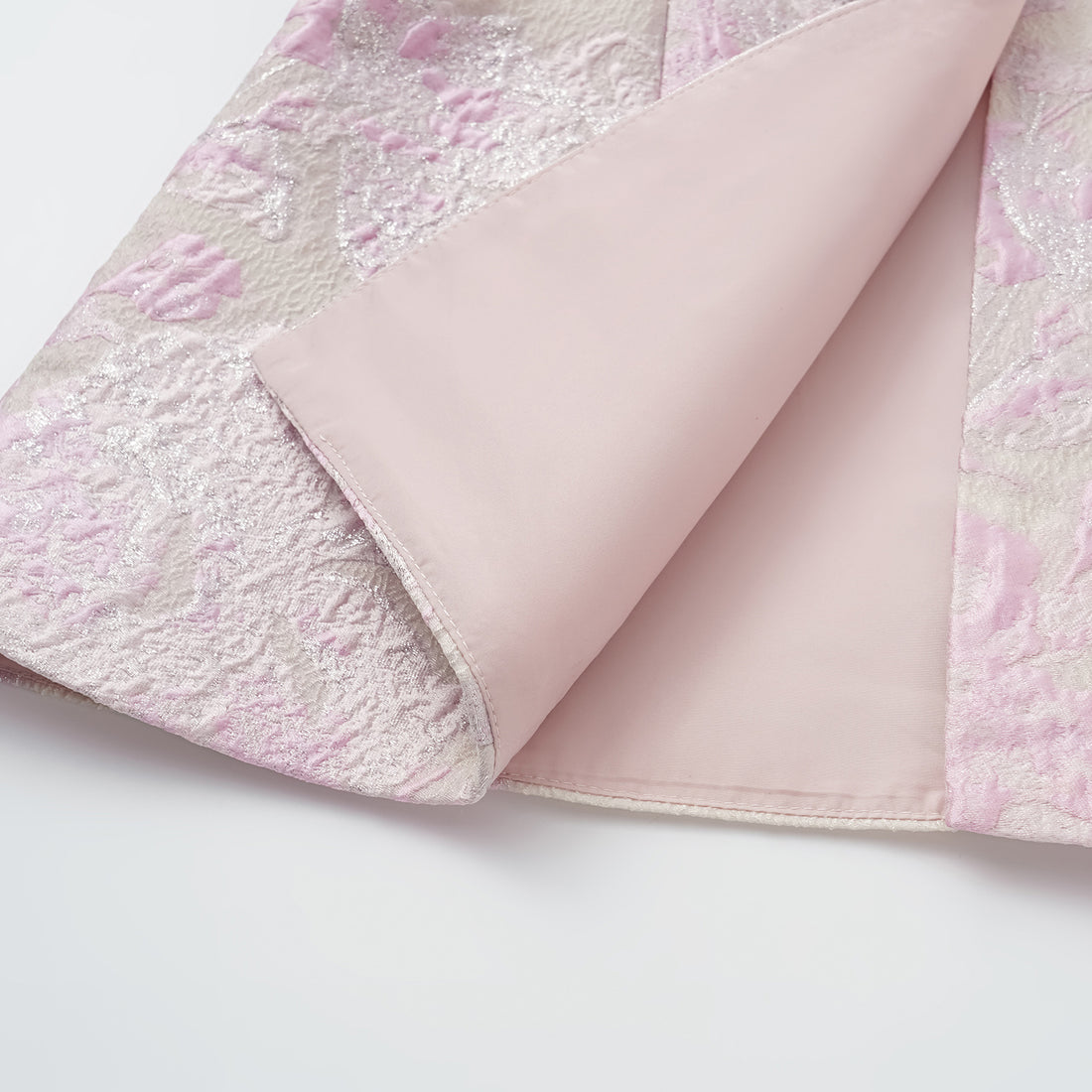 “春意” 提花立體剪裁設計輕國風馬甲上衣—浮光露櫻