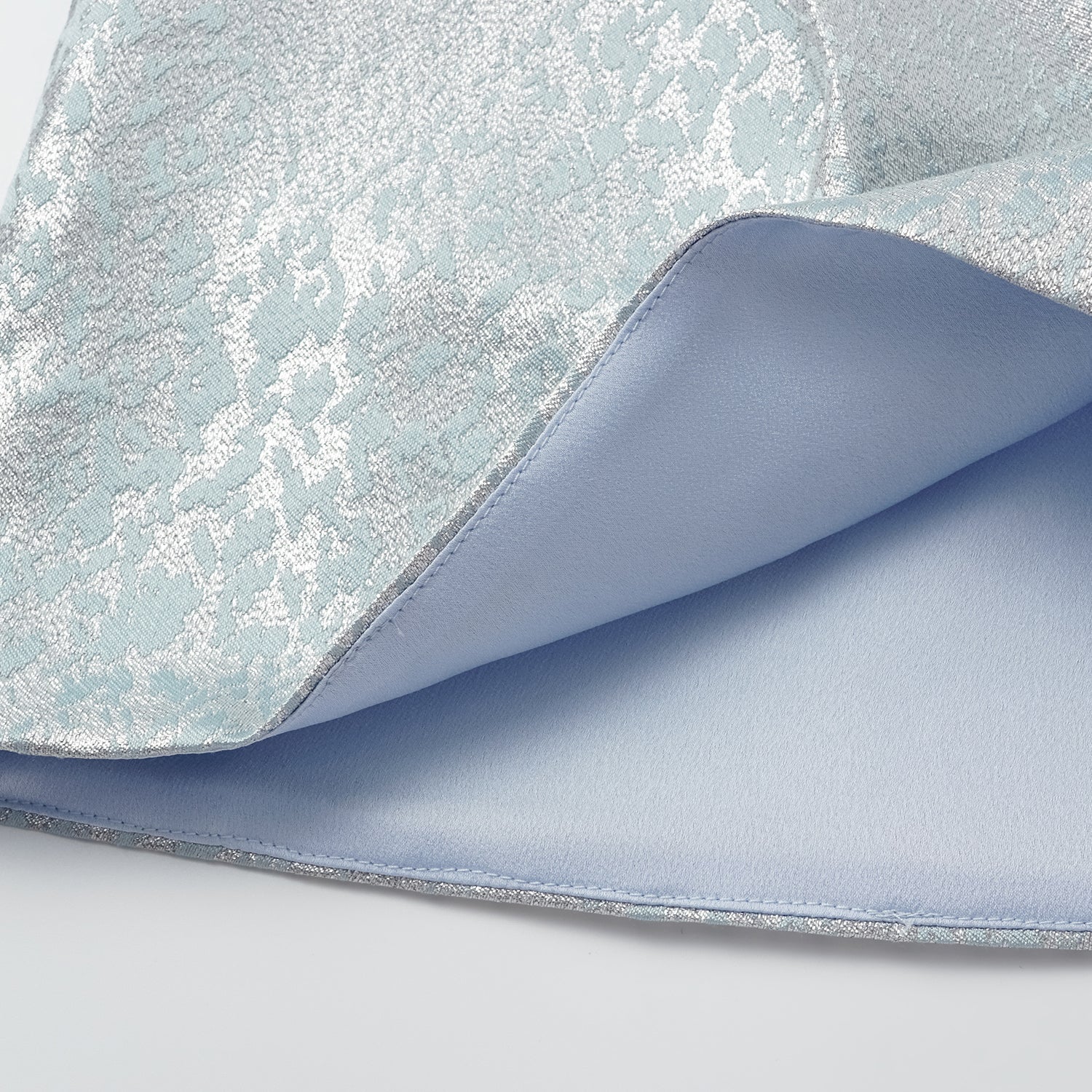 "春意"西班牙提花工藝提花短褲—影藍浮光